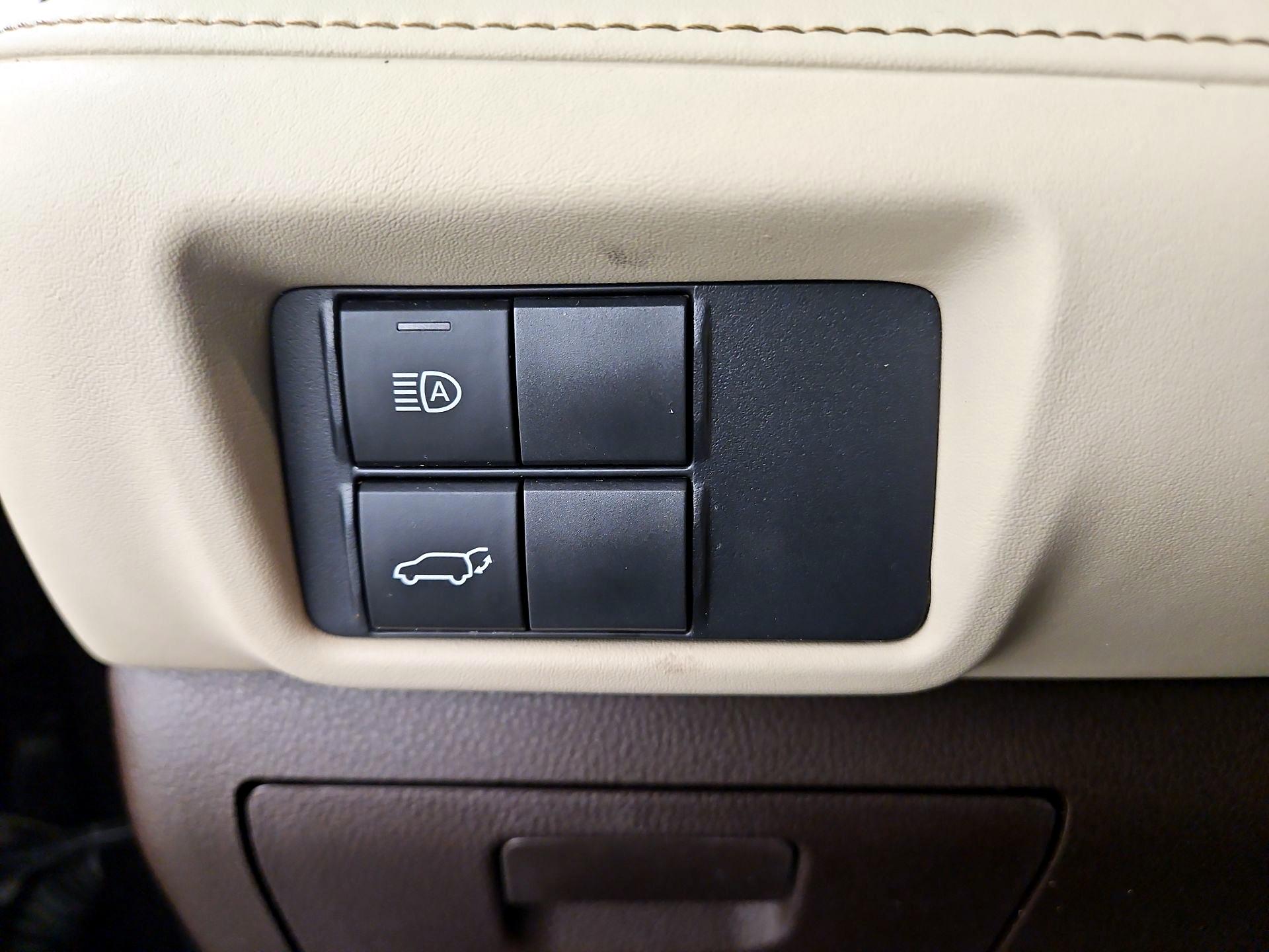 Thumbnail: 2021 Toyota Highlander - 13