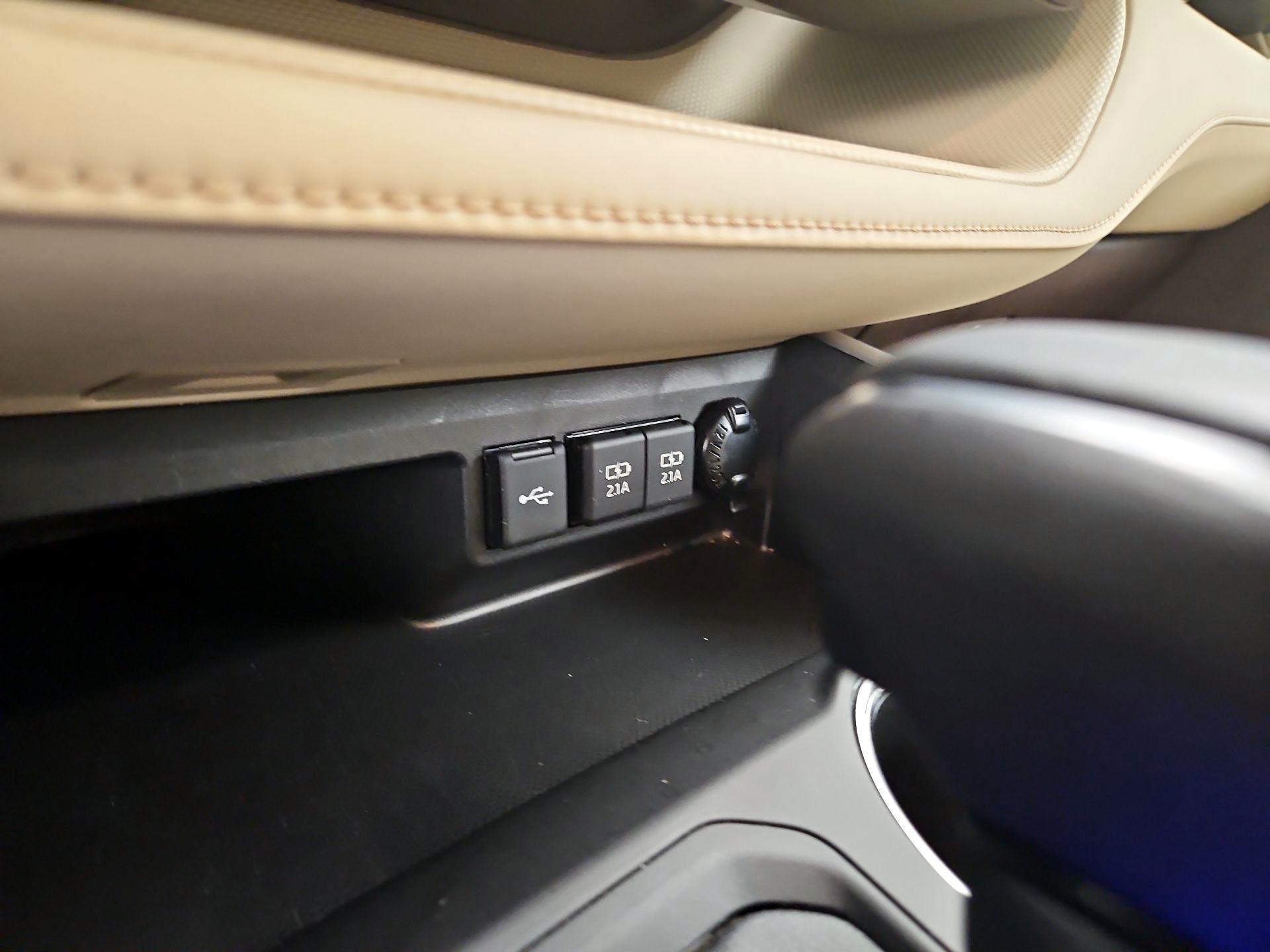 Thumbnail: 2021 Toyota Highlander - 18