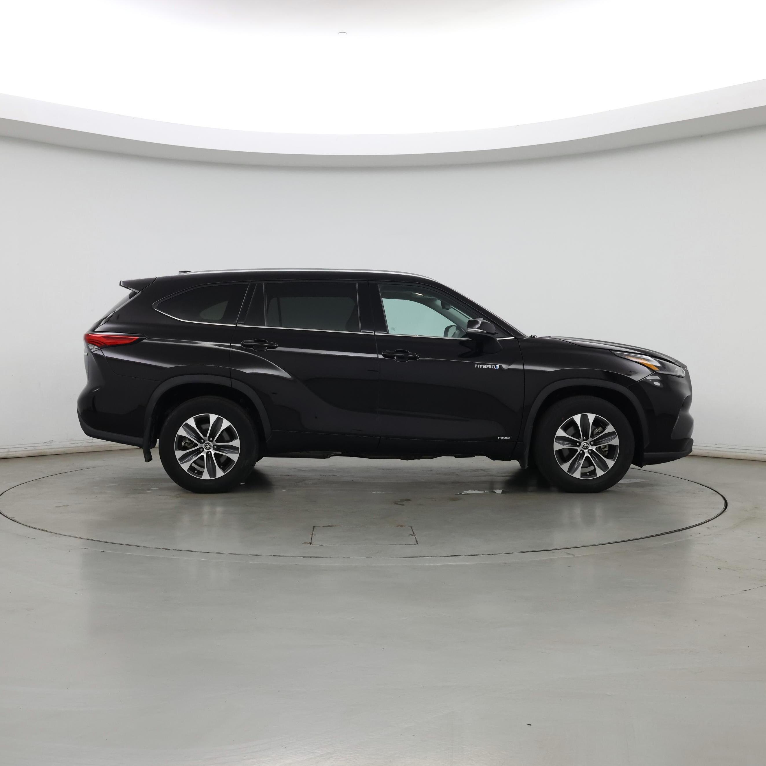 Thumbnail: 2021 Toyota Highlander - 7