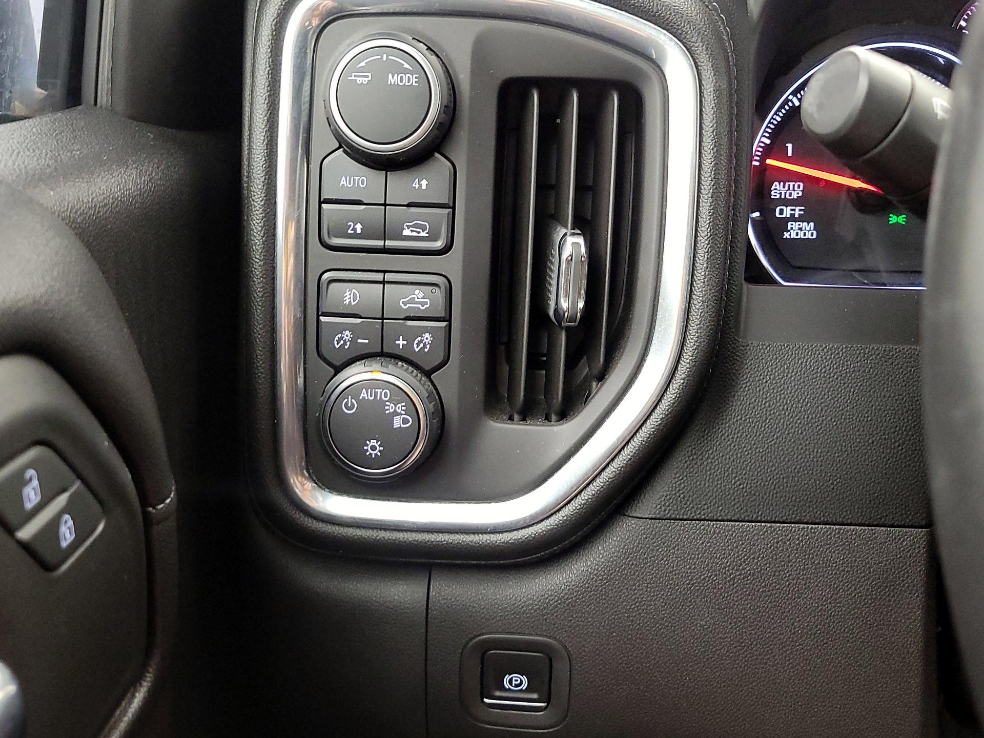 Thumbnail: 2020 Chevrolet Silverado 1500 - 13