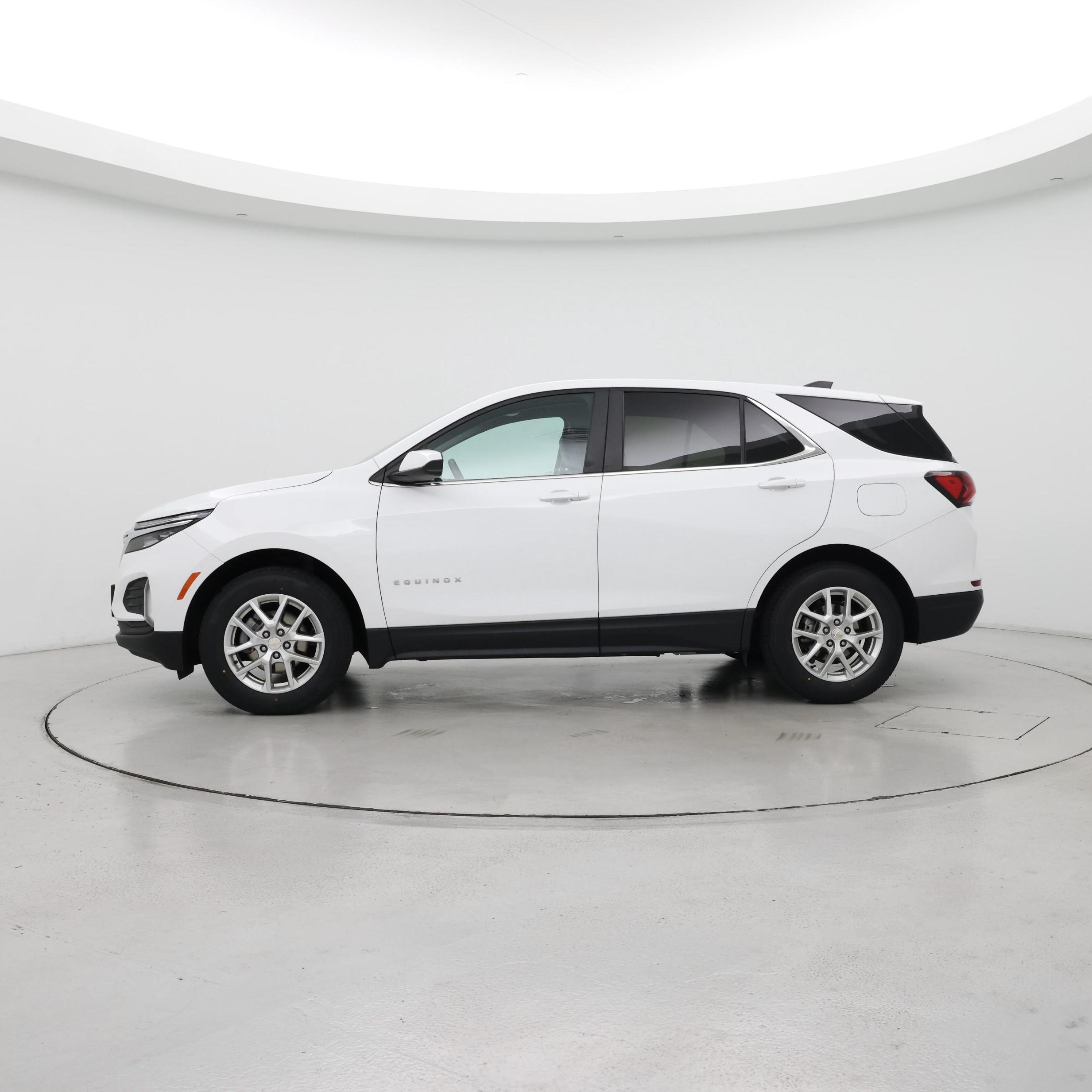 Thumbnail: 2023 Chevrolet Equinox - 3