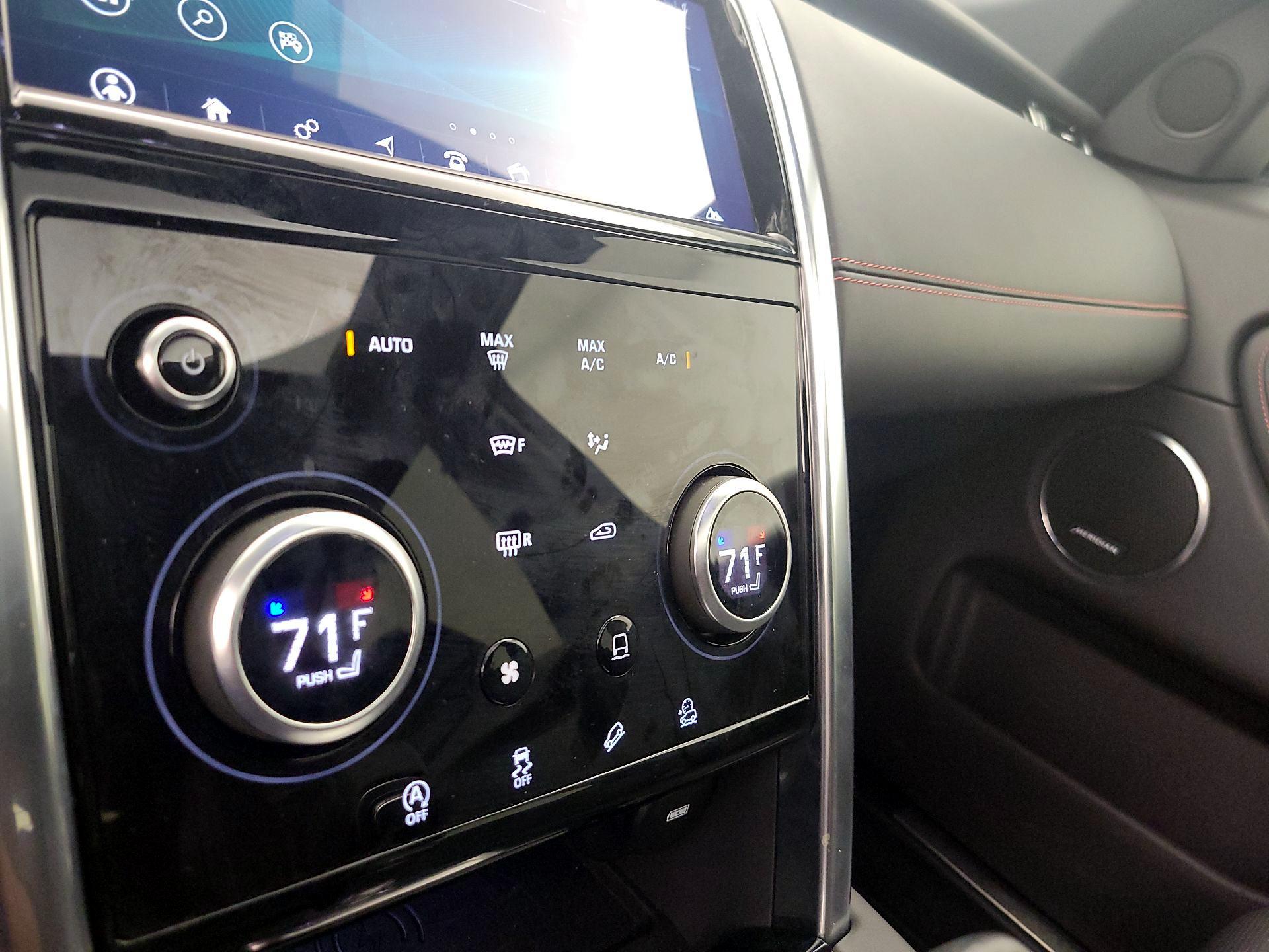 Thumbnail: 2020 Land Rover Discovery Sport - 16