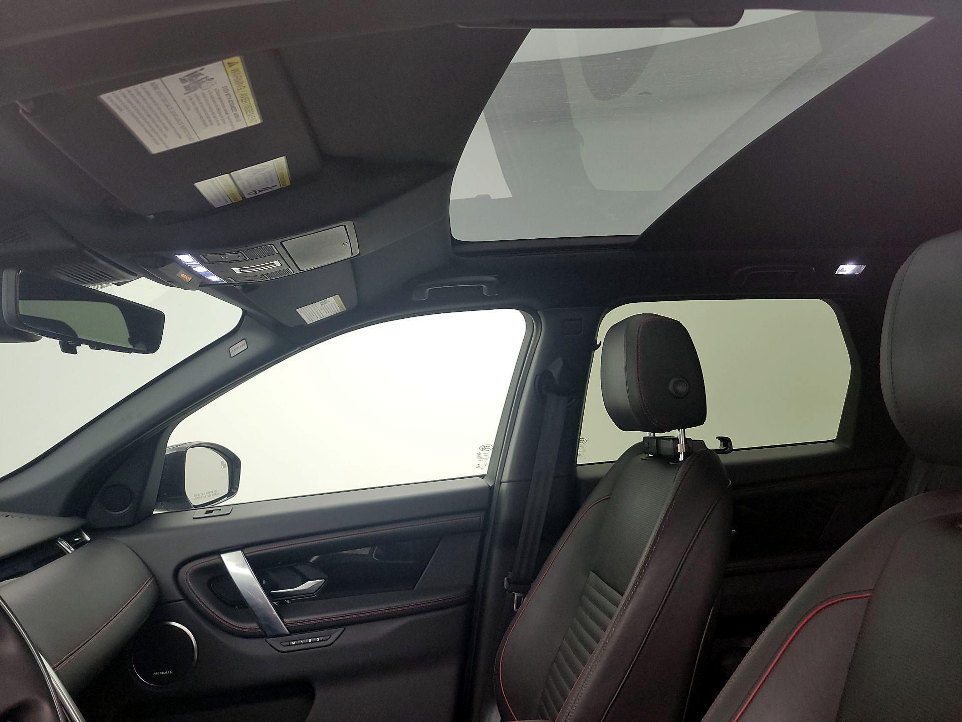 Thumbnail: 2020 Land Rover Discovery Sport - 18