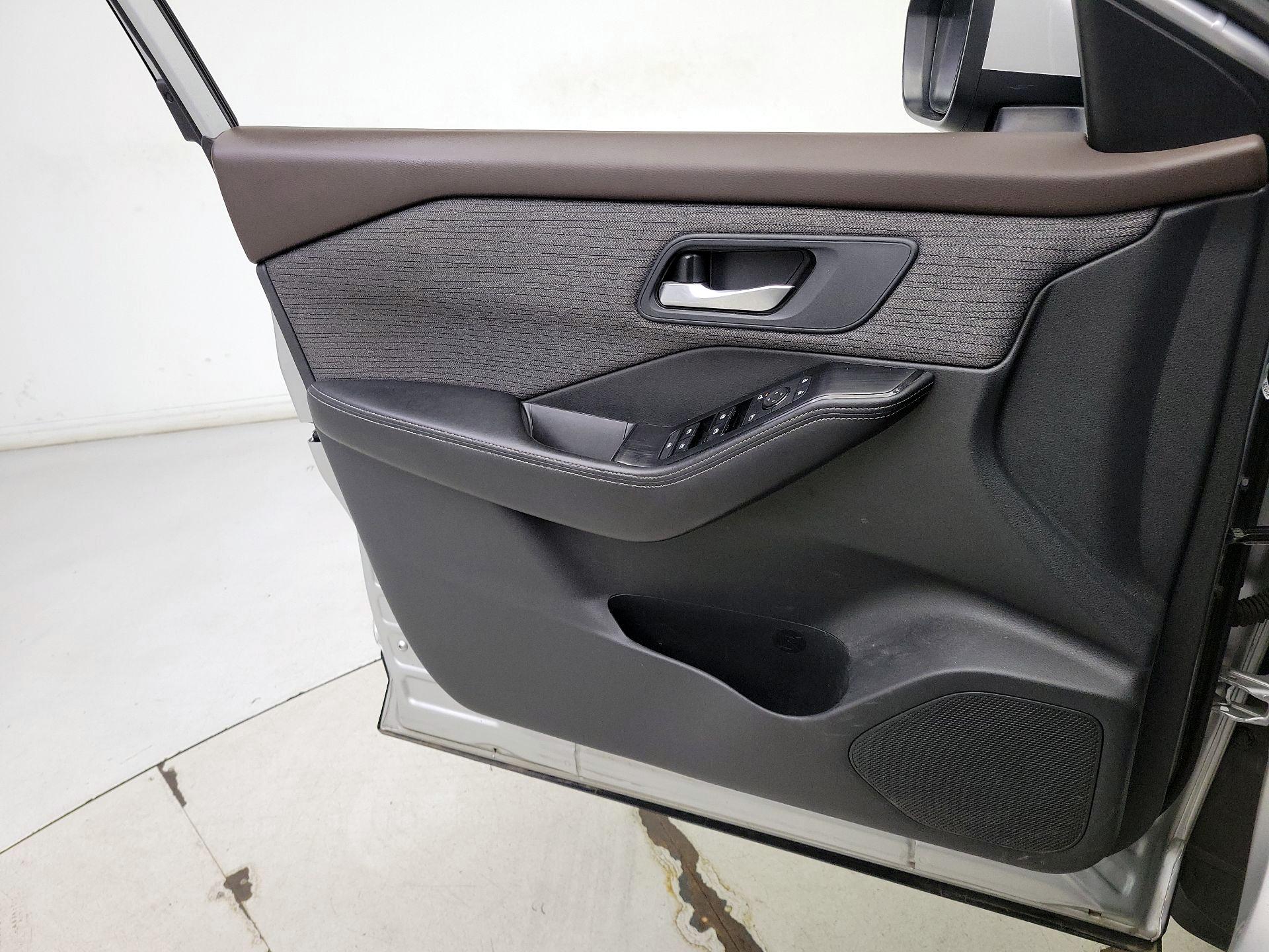 Thumbnail: 2021 Nissan Rogue - 12