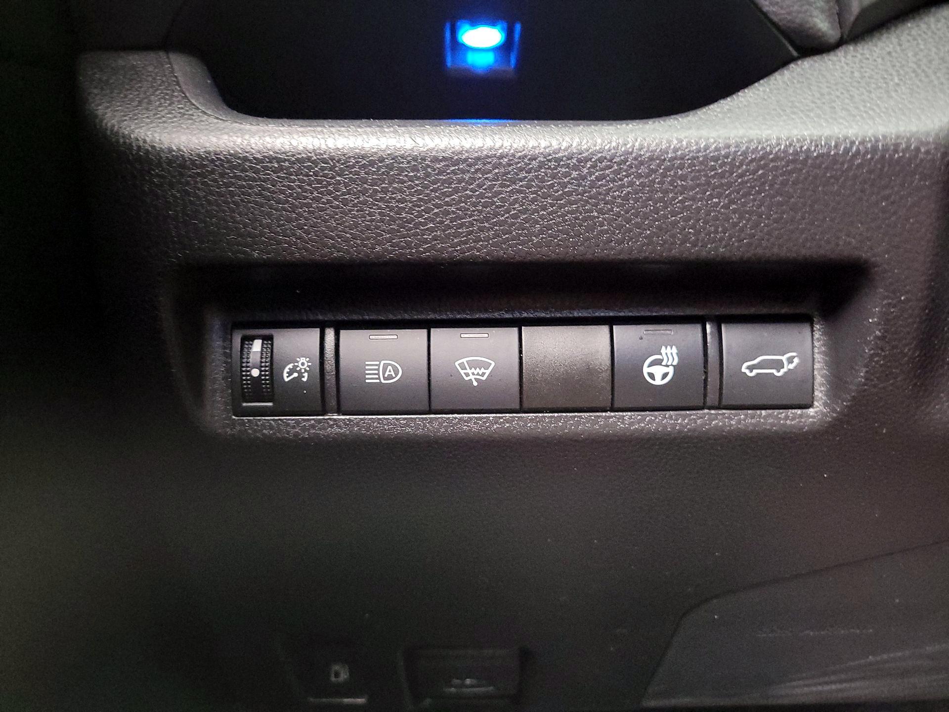 Thumbnail: 2021 Toyota RAV4 - 13