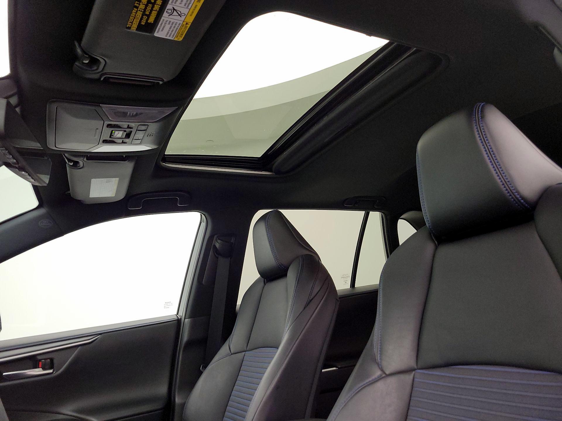 Thumbnail: 2021 Toyota RAV4 - 19