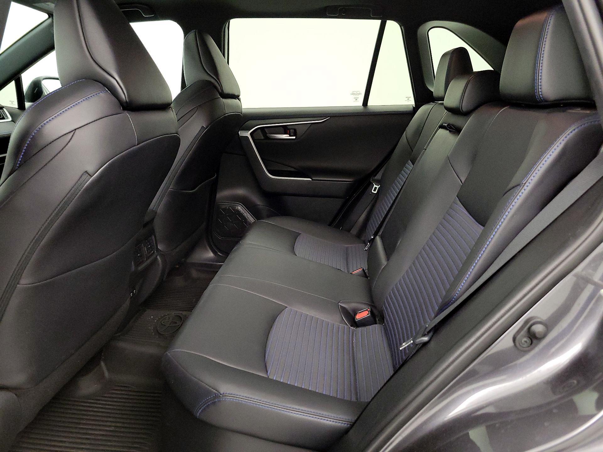 Thumbnail: 2021 Toyota RAV4 - 20