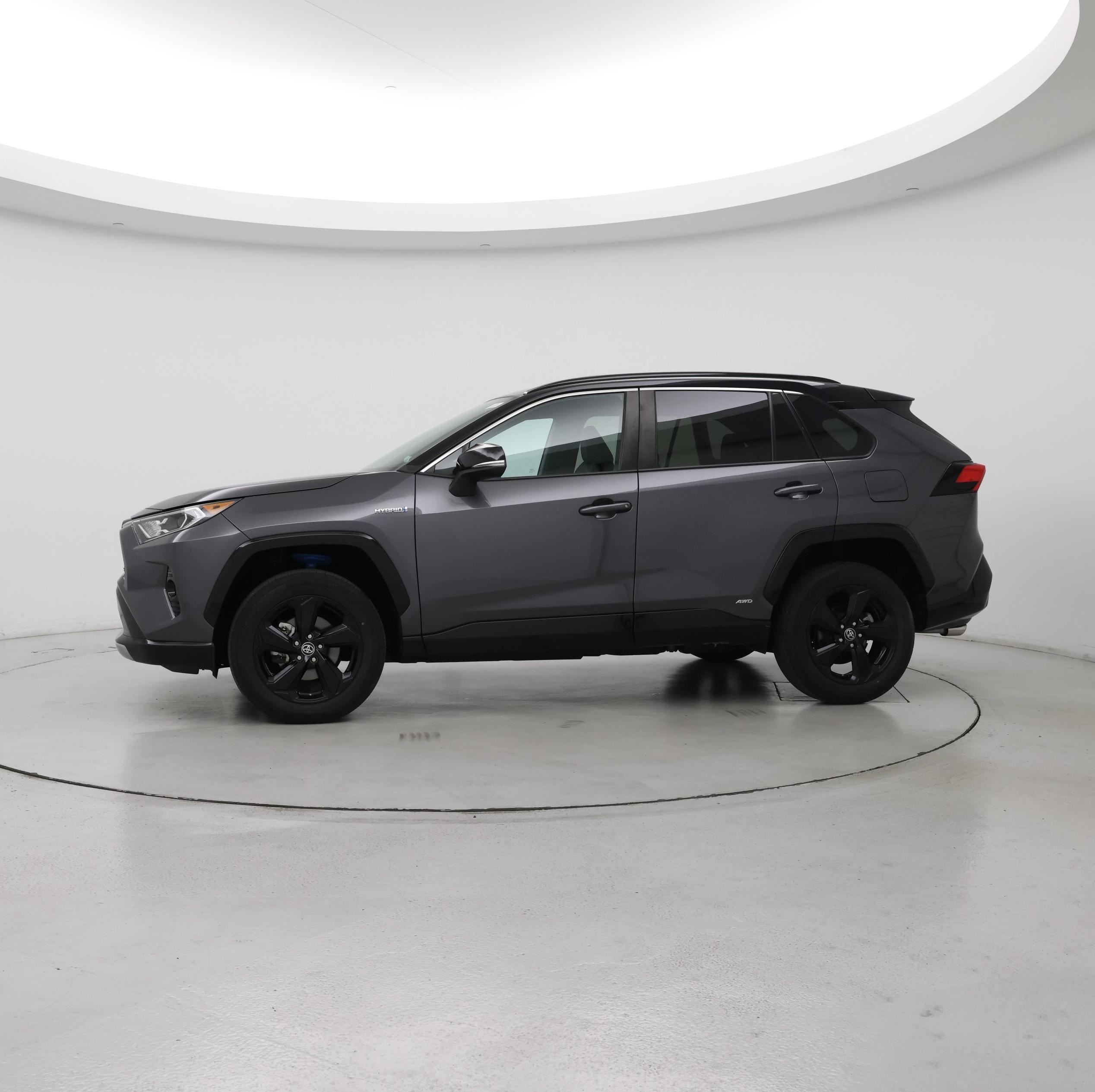 Thumbnail: 2021 Toyota RAV4 - 3