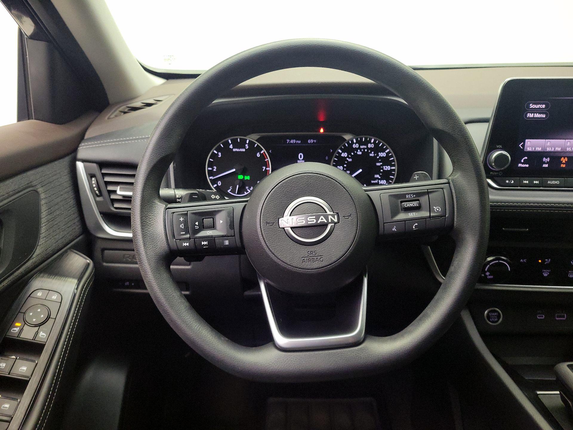 Thumbnail: 2022 Nissan Rogue - 10