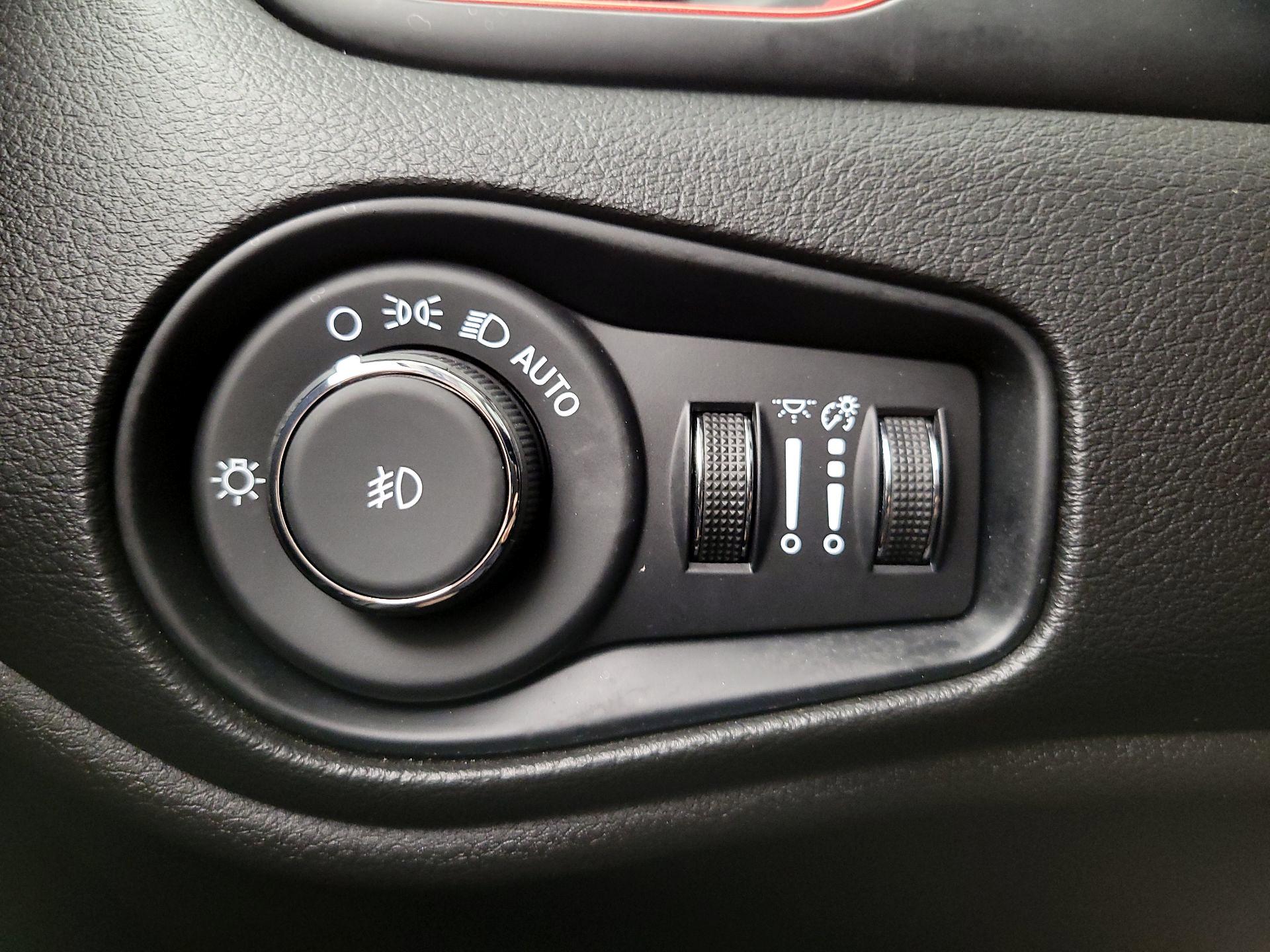 Thumbnail: 2023 Jeep Renegade - 13