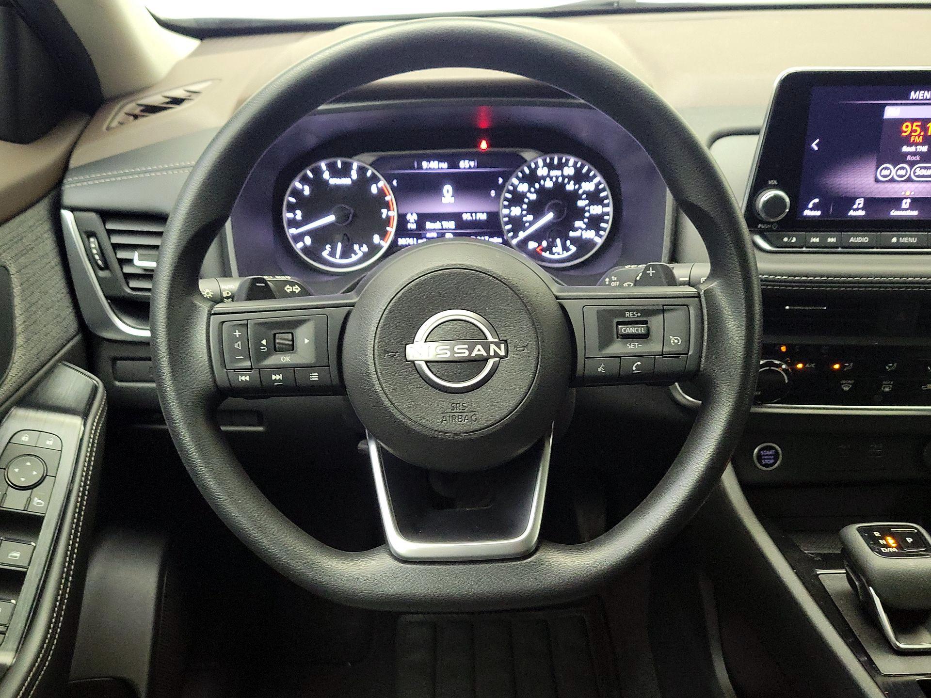 Thumbnail: 2022 Nissan Rogue - 10