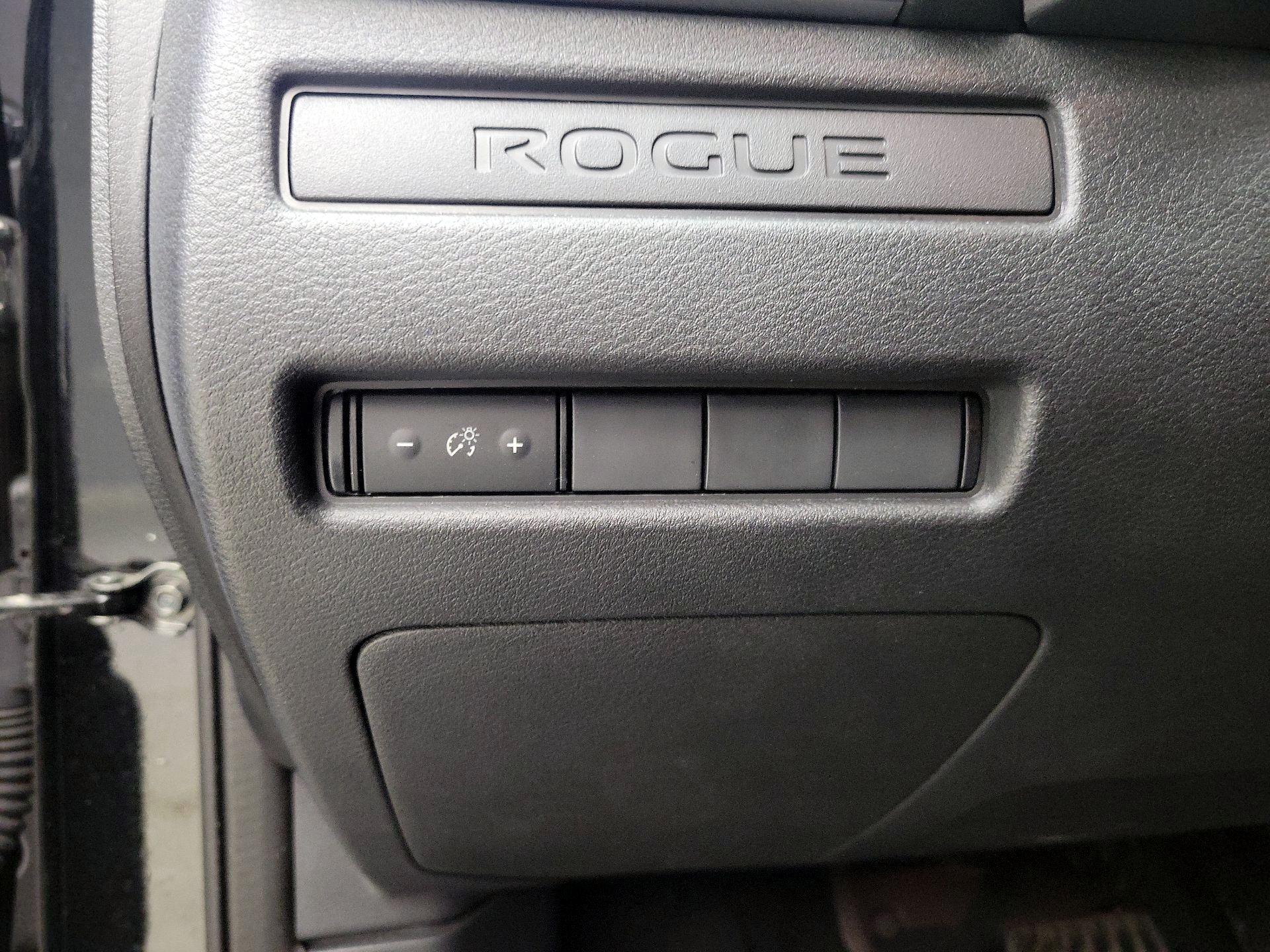 Thumbnail: 2022 Nissan Rogue - 13