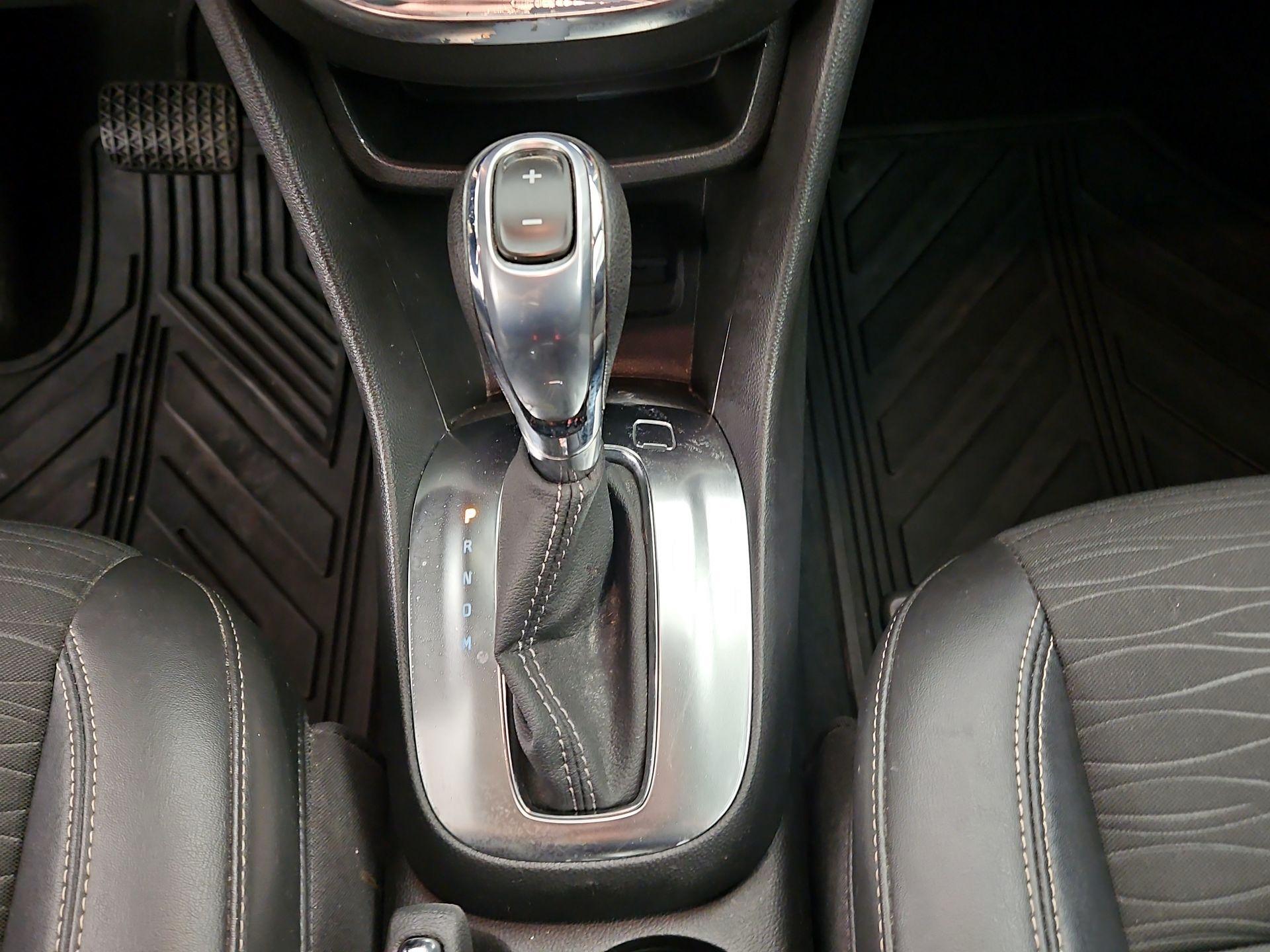 Thumbnail: 2015 Buick Encore - 17