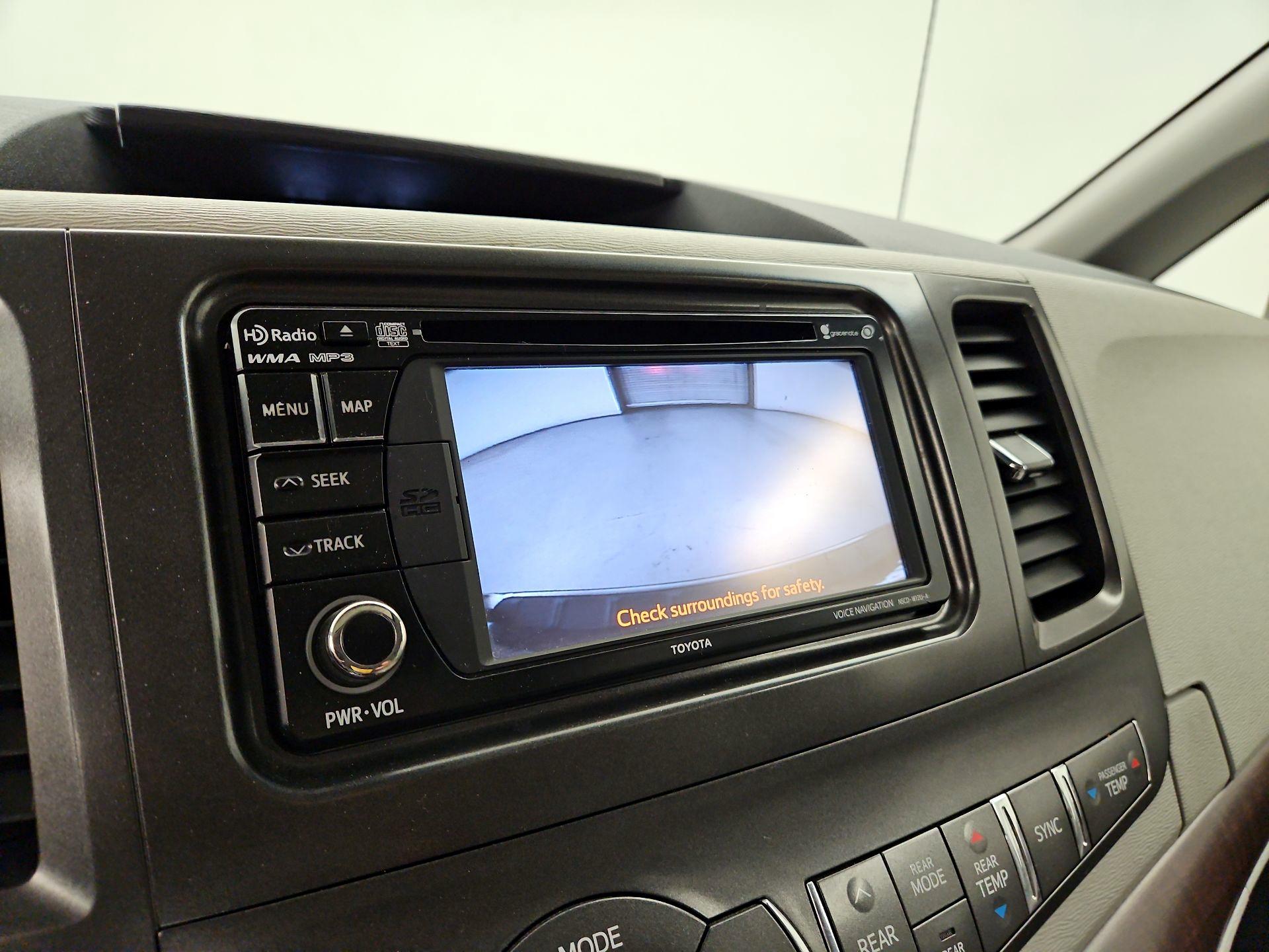 Thumbnail: 2014 Toyota Sienna - 15