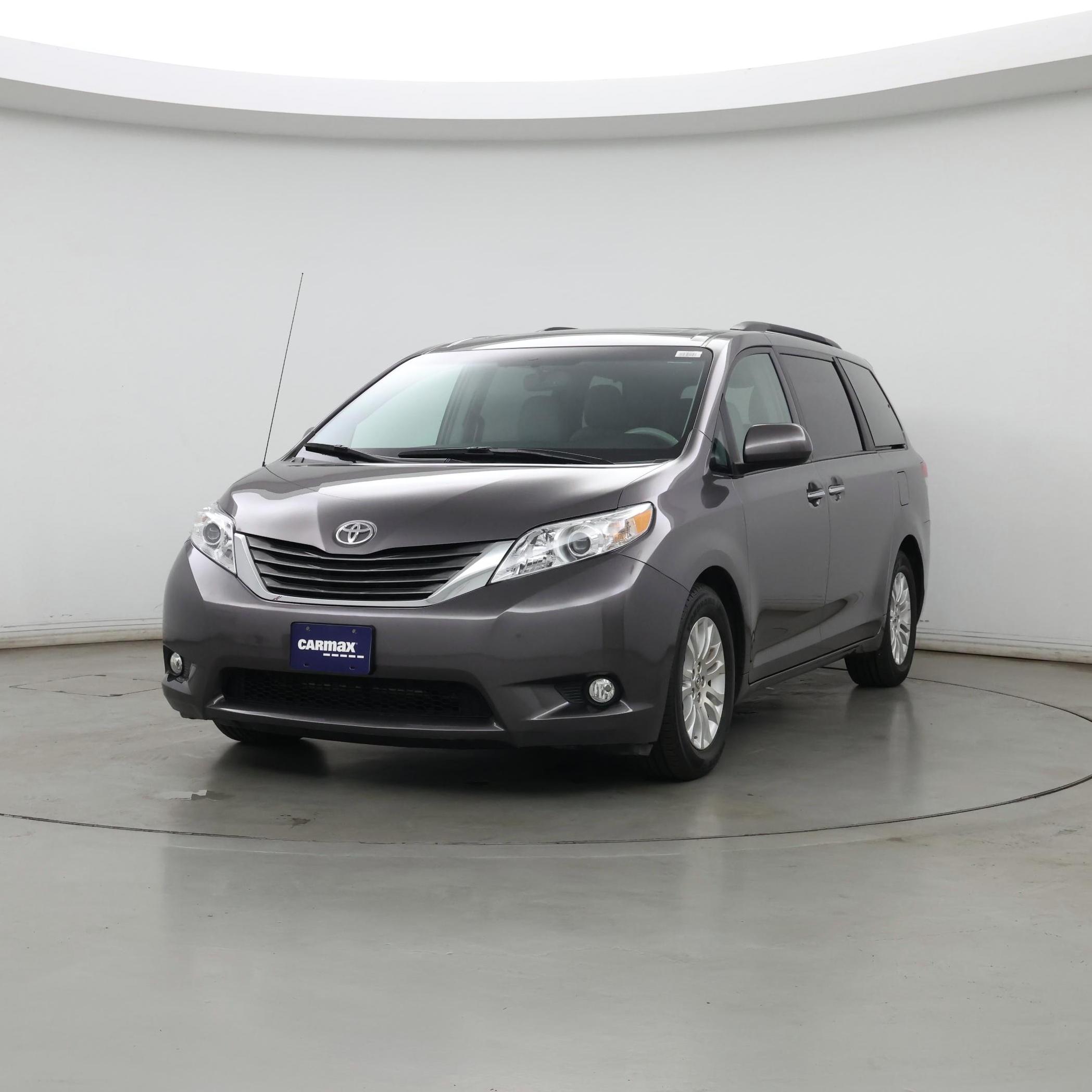 Thumbnail: 2014 Toyota Sienna - 4
