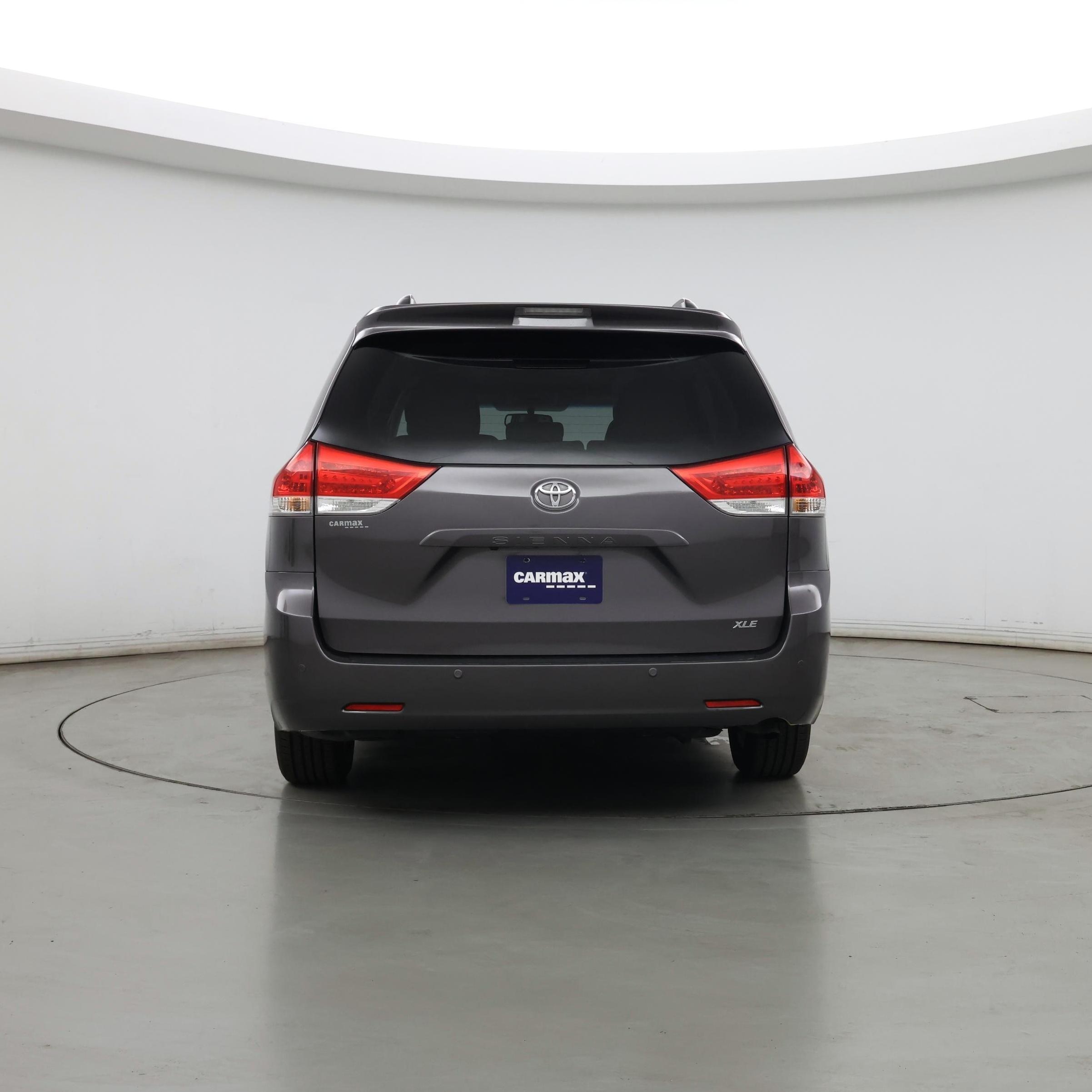Thumbnail: 2014 Toyota Sienna - 6