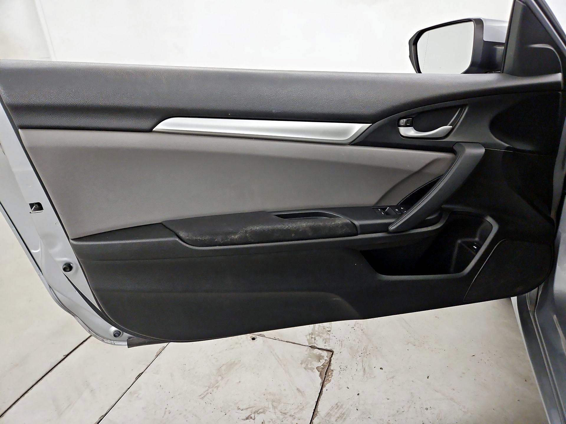 Thumbnail: 2016 Honda Civic - 12