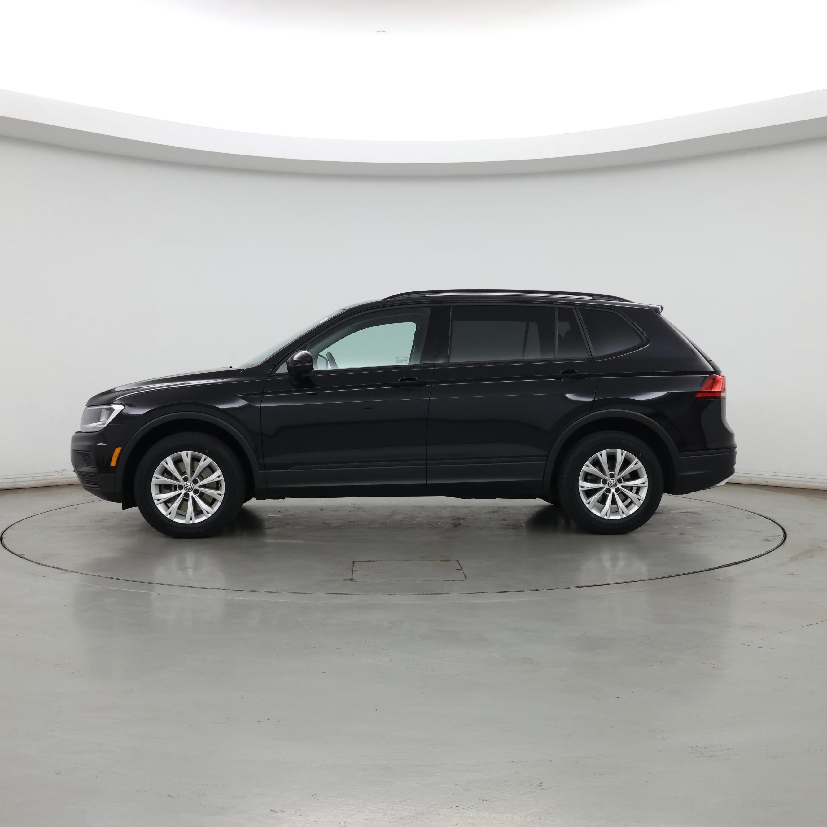 Thumbnail: 2019 Volkswagen Tiguan - 3