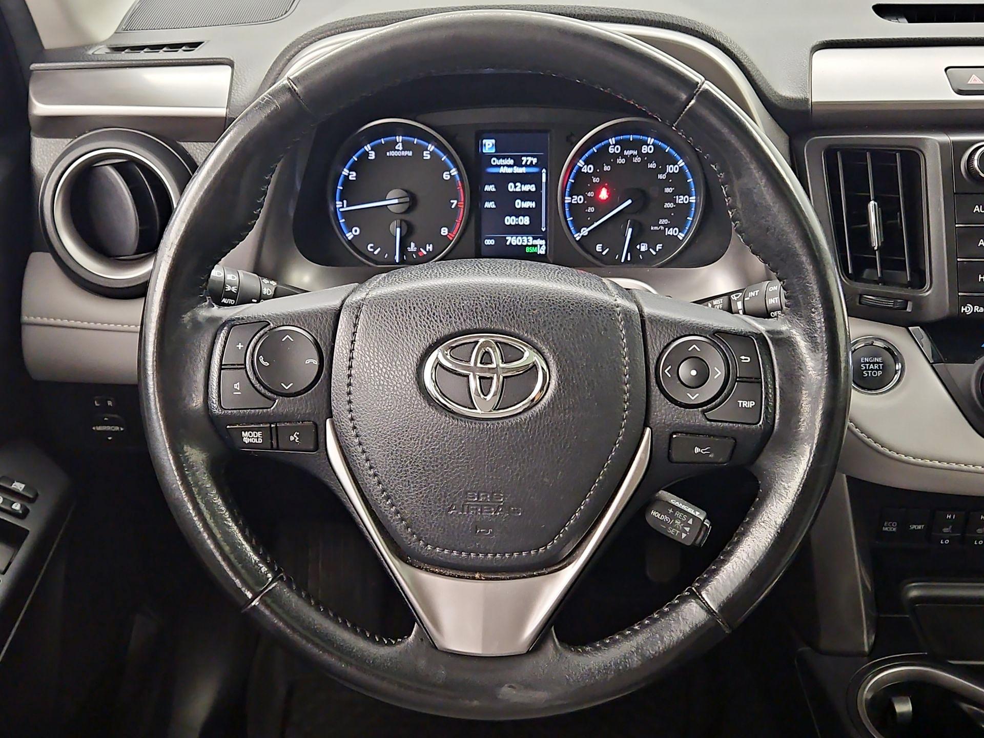 Thumbnail: 2018 Toyota RAV4 - 10