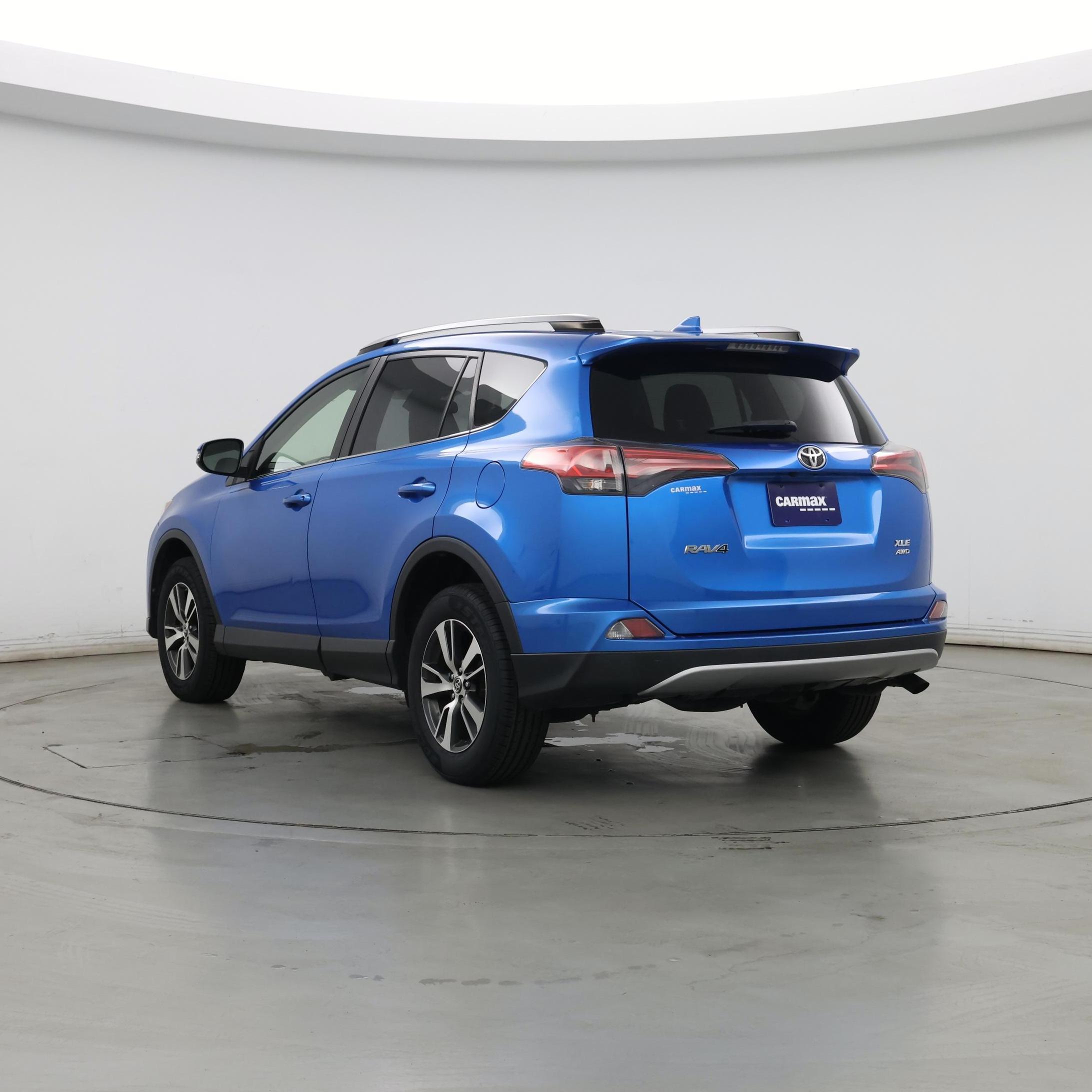 Thumbnail: 2018 Toyota RAV4 - 2