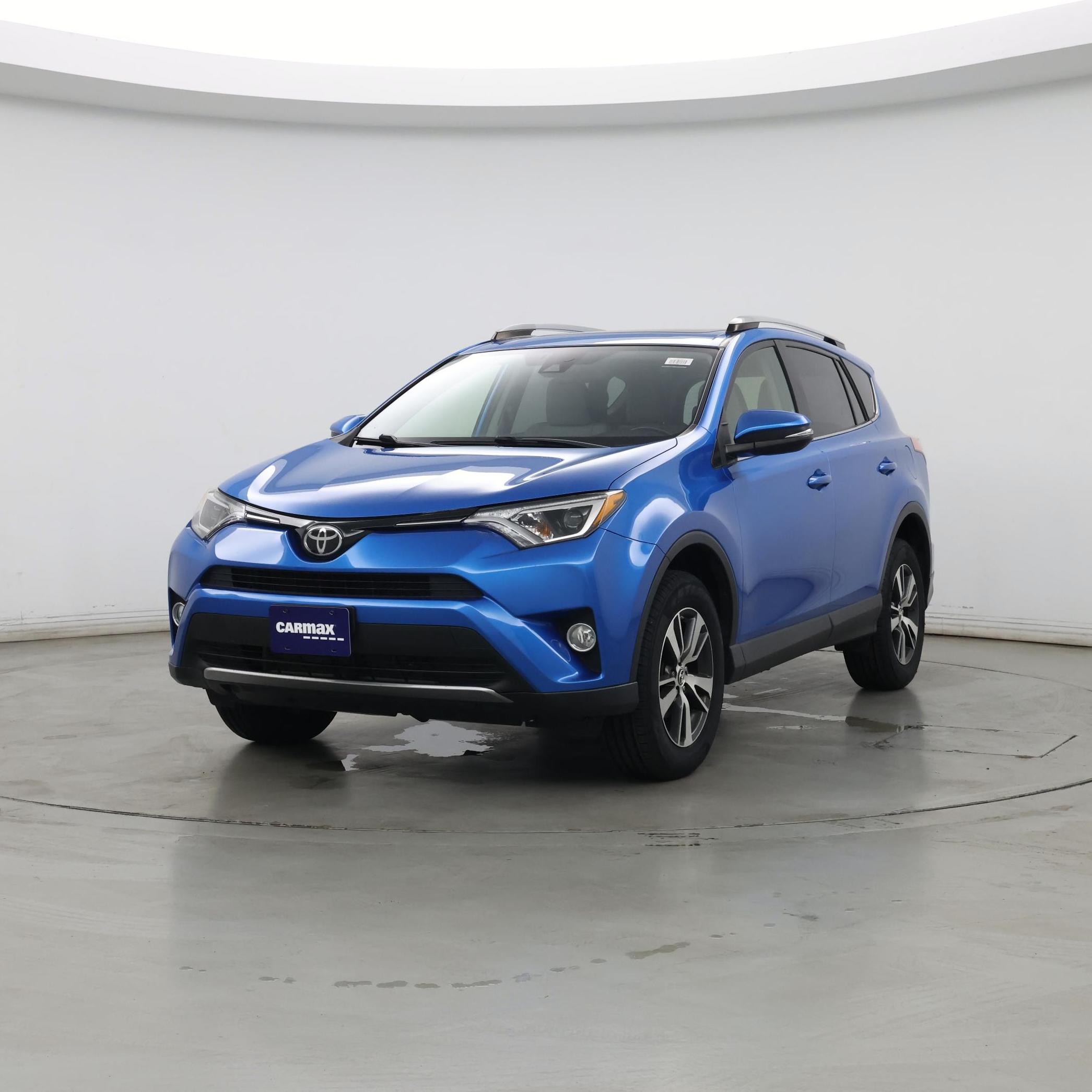 Thumbnail: 2018 Toyota RAV4 - 4