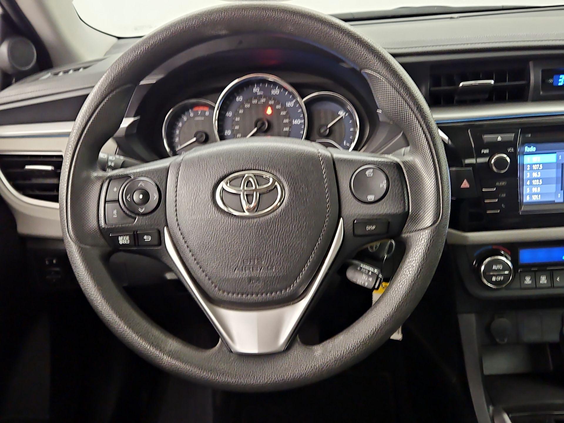 Thumbnail: 2015 Toyota Corolla - 10