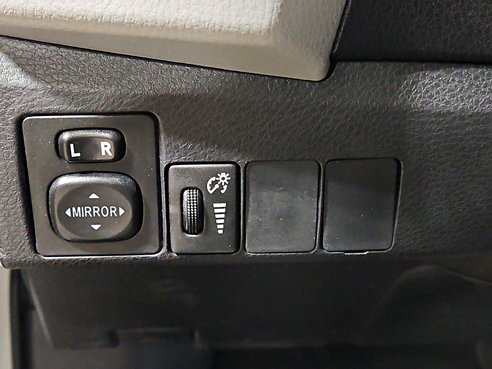 Thumbnail: 2015 Toyota Corolla - 13
