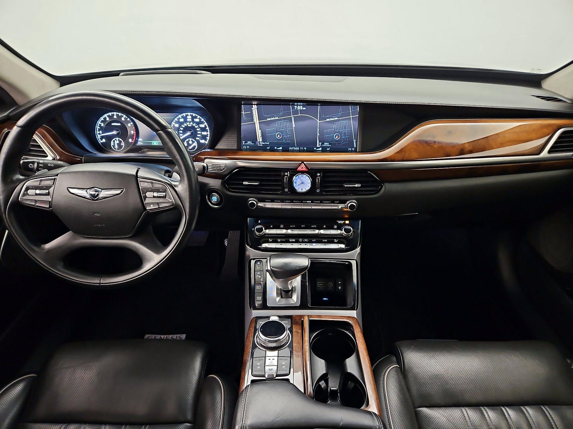 Thumbnail: 2017 Genesis G90 - 9