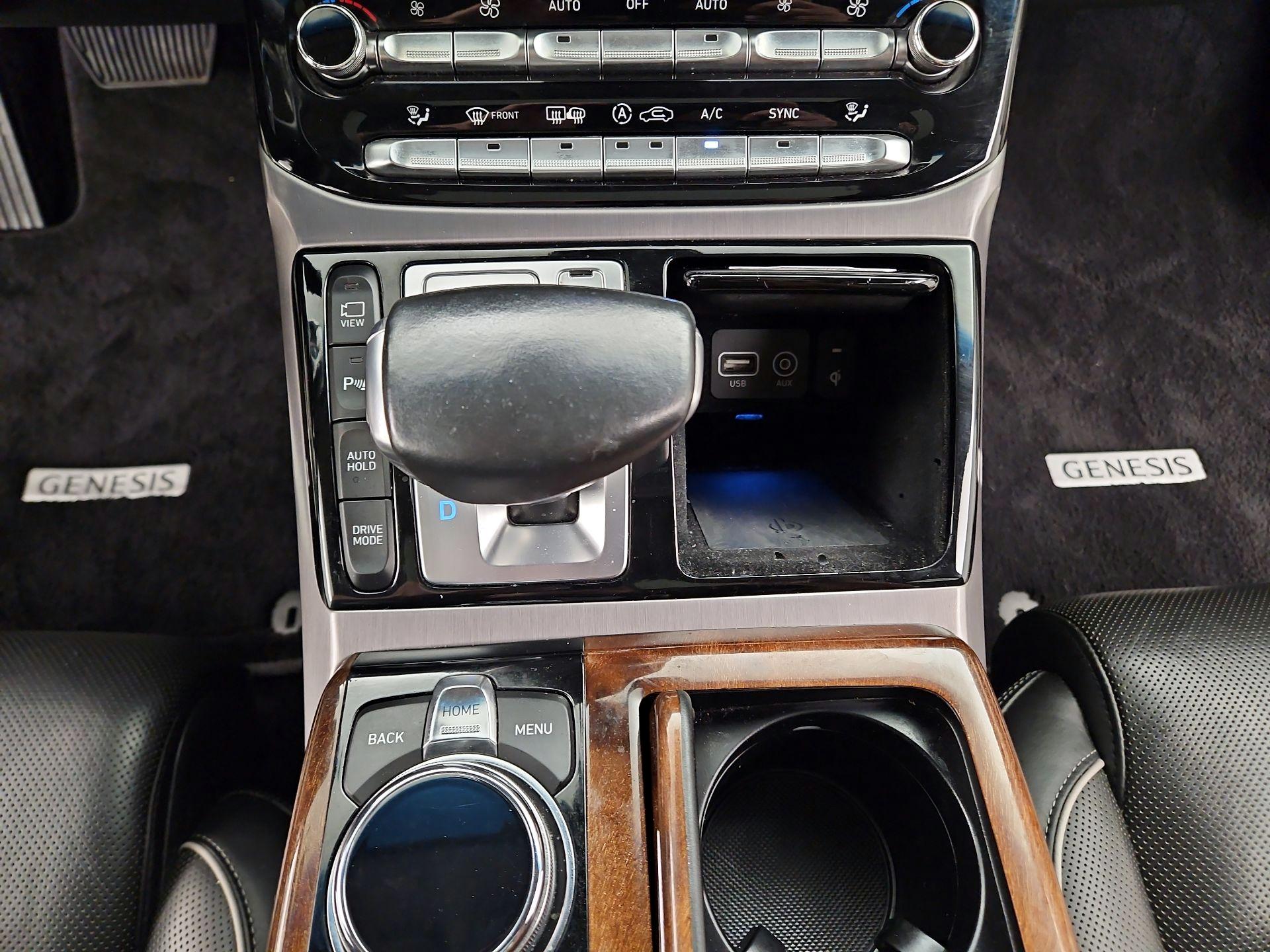 Thumbnail: 2017 Genesis G90 - 18