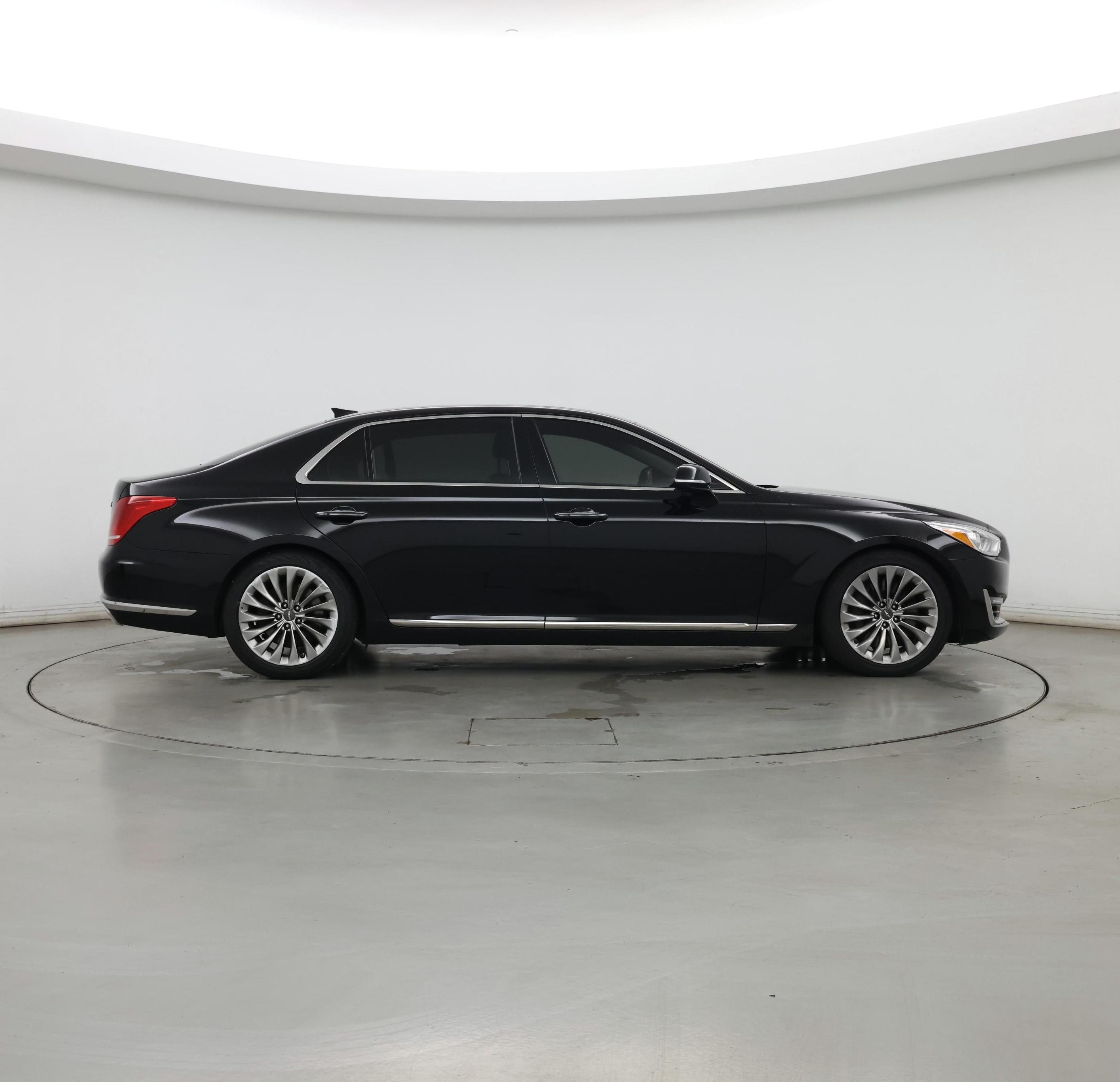 Thumbnail: 2017 Genesis G90 - 7