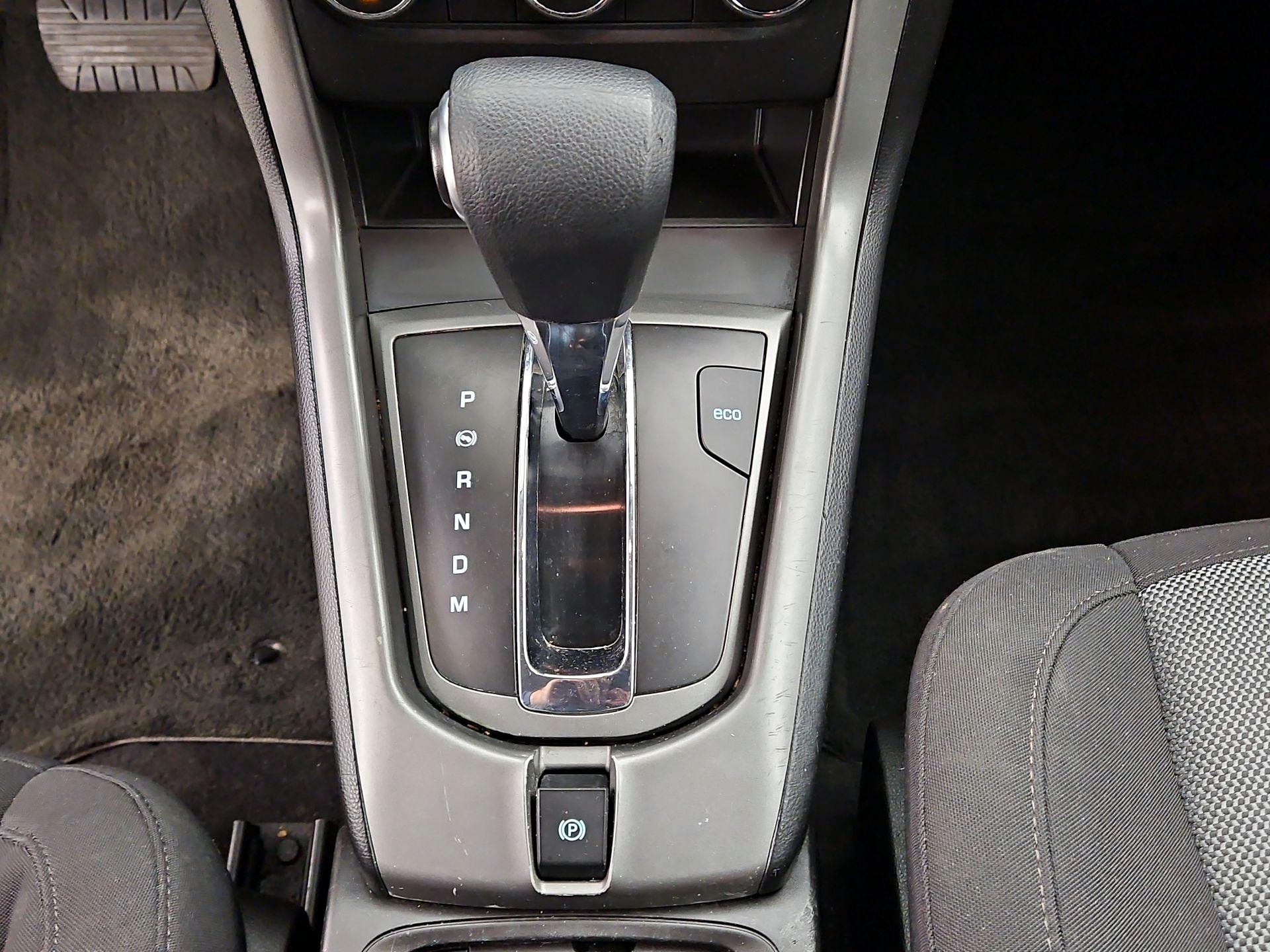 Thumbnail: 2015 Chevrolet Captiva Sport - 16