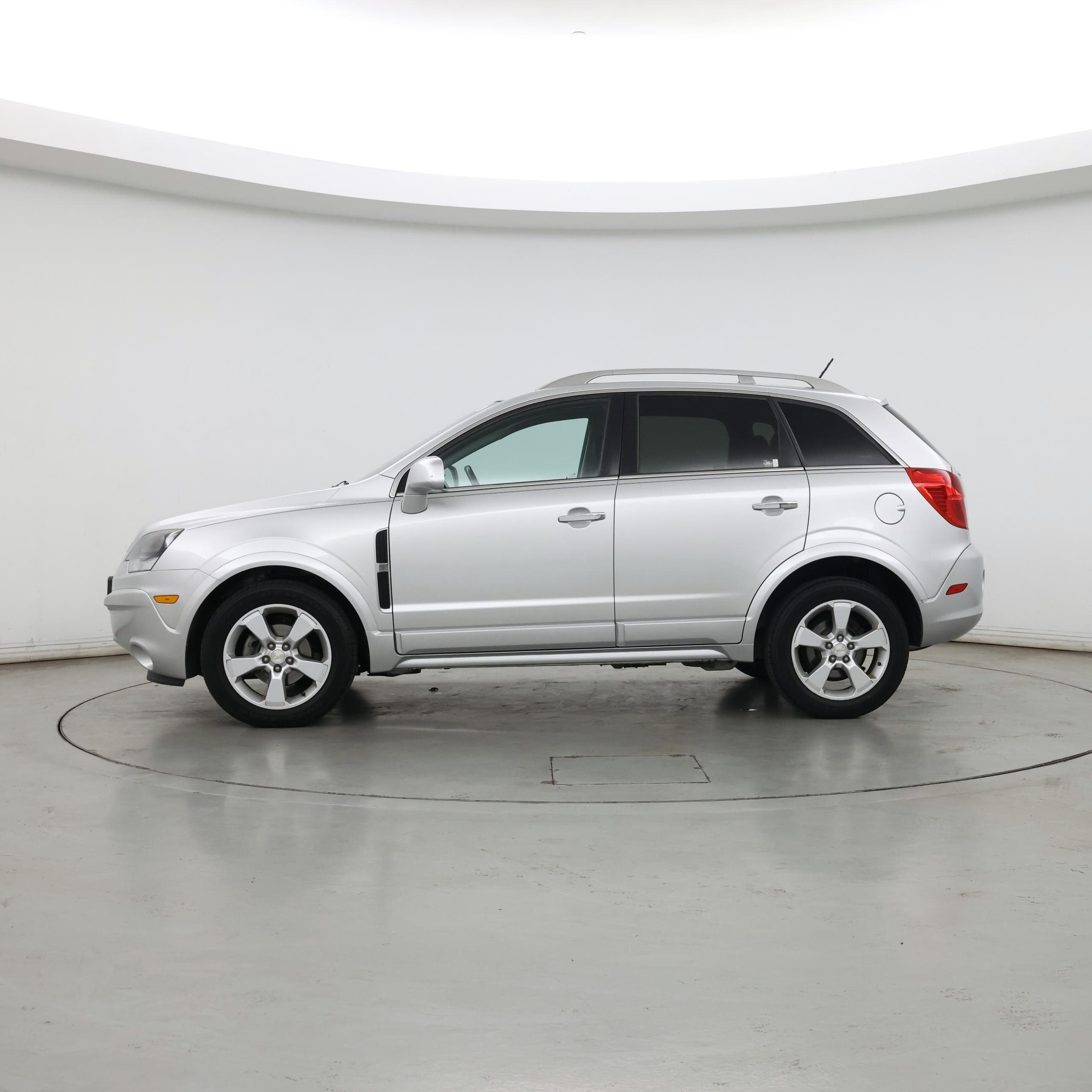 Thumbnail: 2015 Chevrolet Captiva Sport - 3