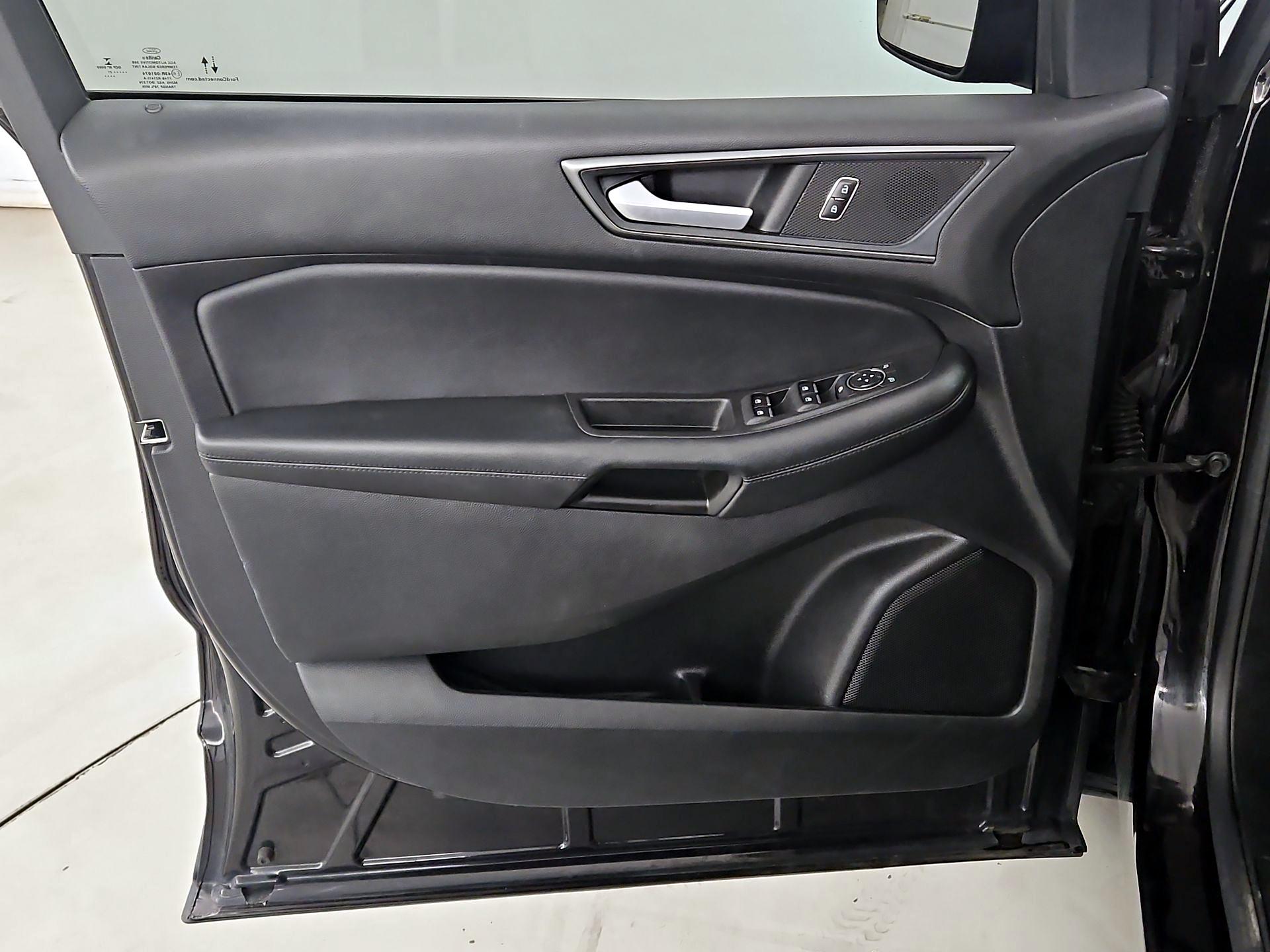 Thumbnail: 2021 Ford Edge - 12