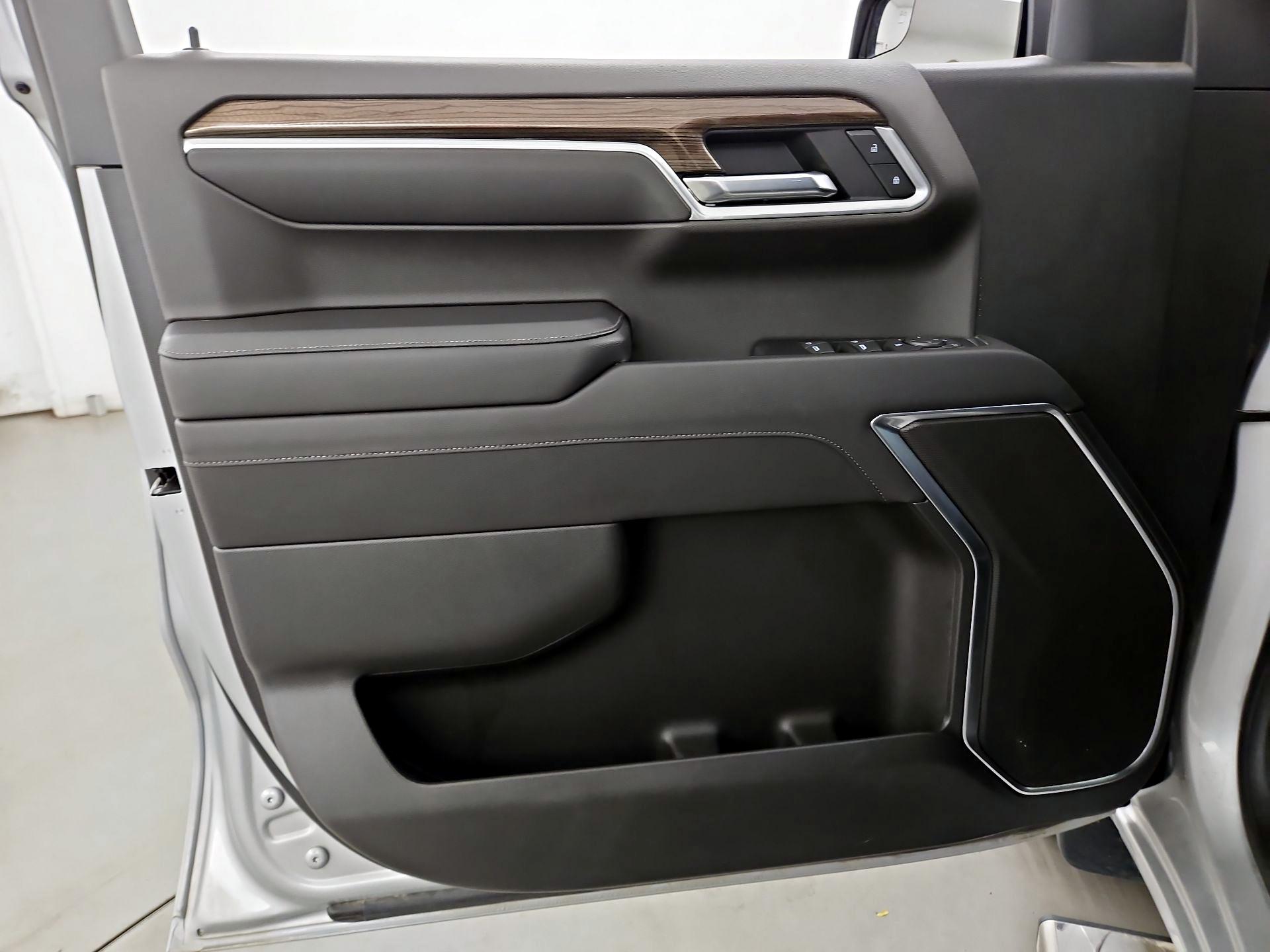 Thumbnail: 2022 Chevrolet Silverado 1500 - 12