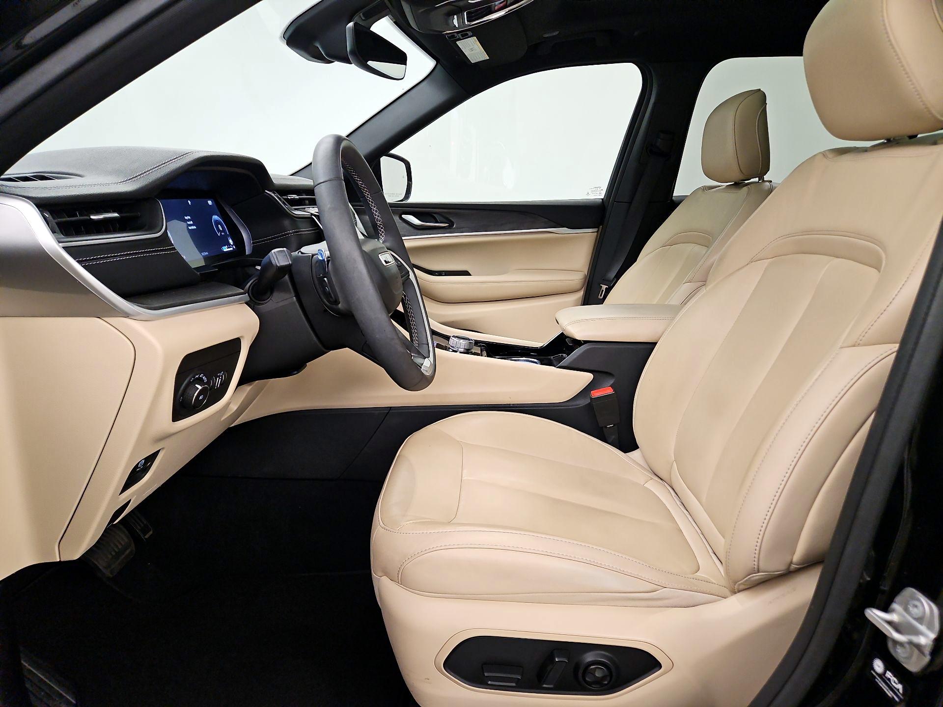 Thumbnail: 2023 Jeep Grand Cherokee L - 11