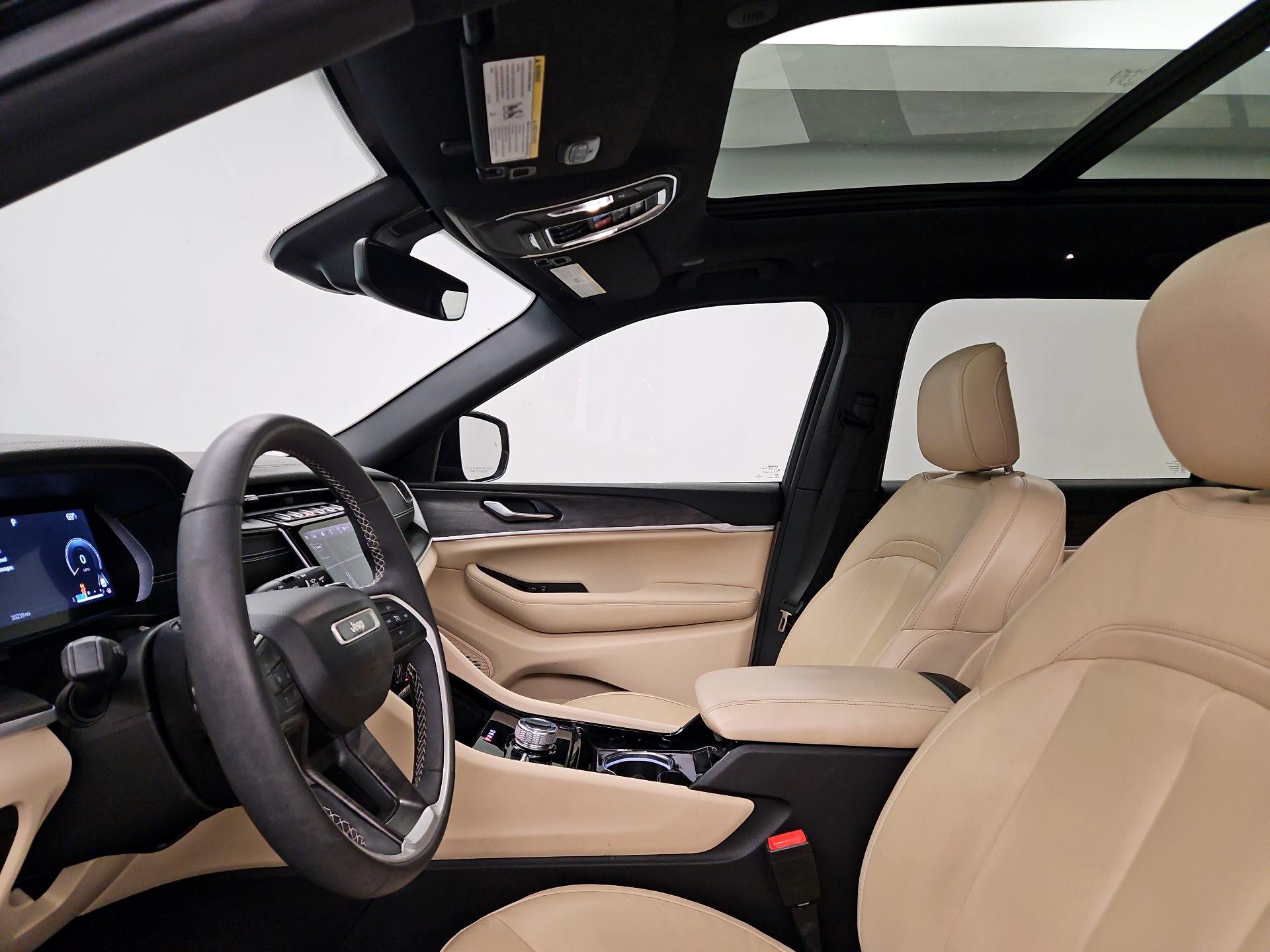 Thumbnail: 2023 Jeep Grand Cherokee L - 20