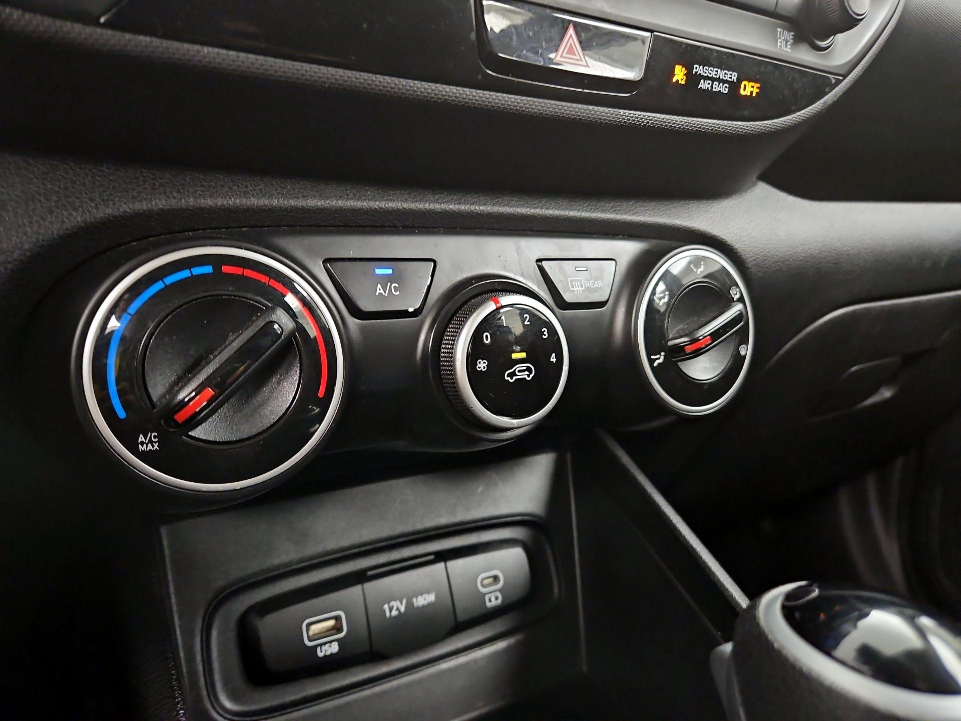 Thumbnail: 2023 Hyundai Venue - 16