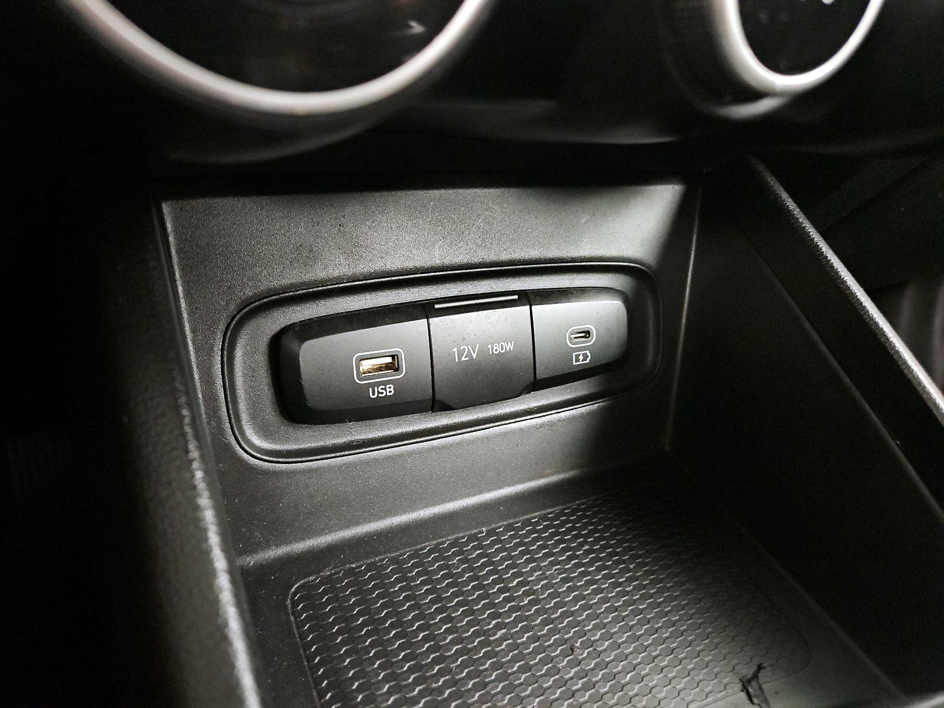 Thumbnail: 2023 Hyundai Venue - 18