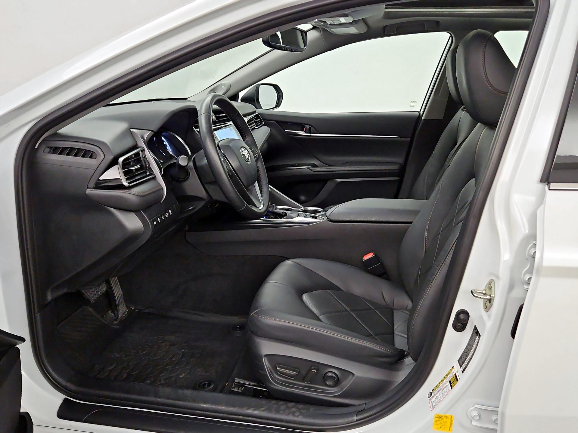 Thumbnail: 2019 Toyota Camry - 11
