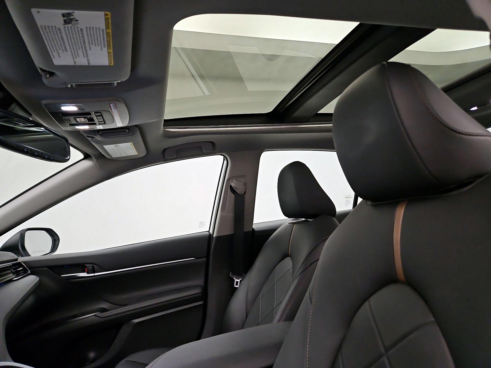Thumbnail: 2019 Toyota Camry - 20