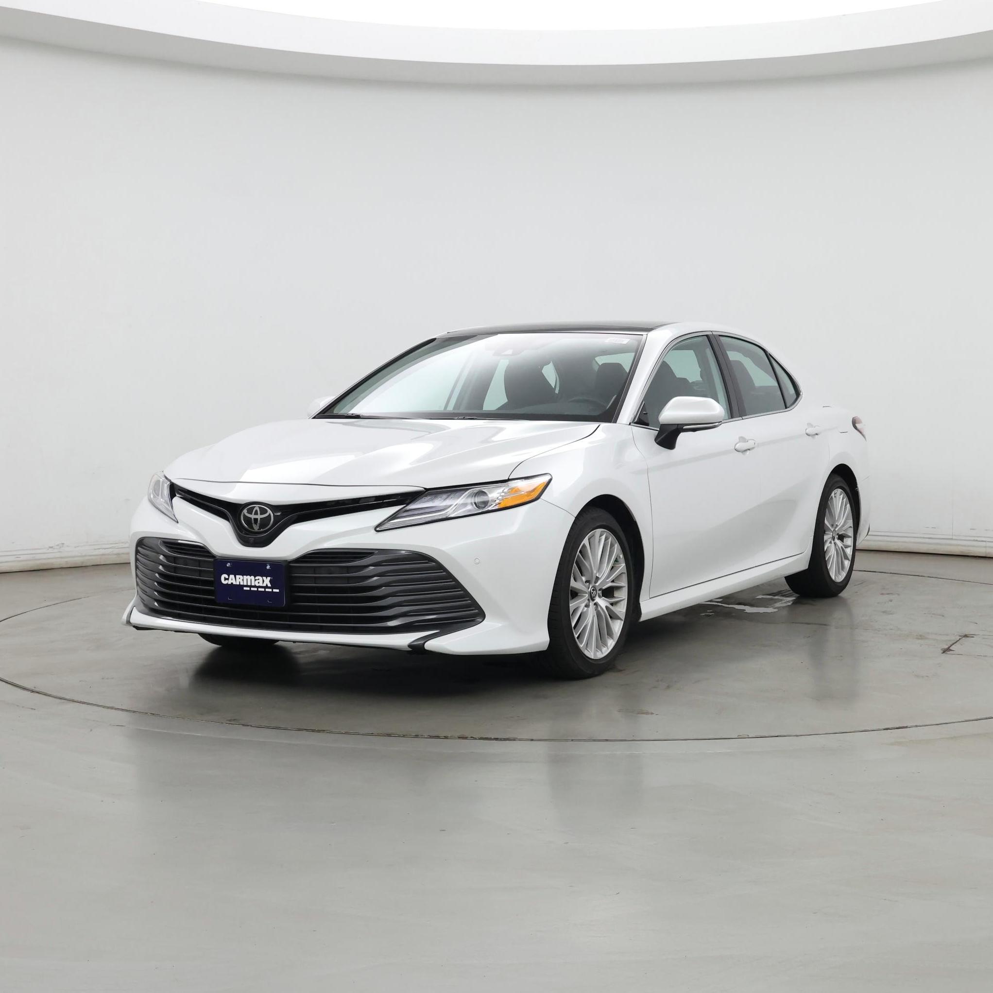 Thumbnail: 2019 Toyota Camry - 4
