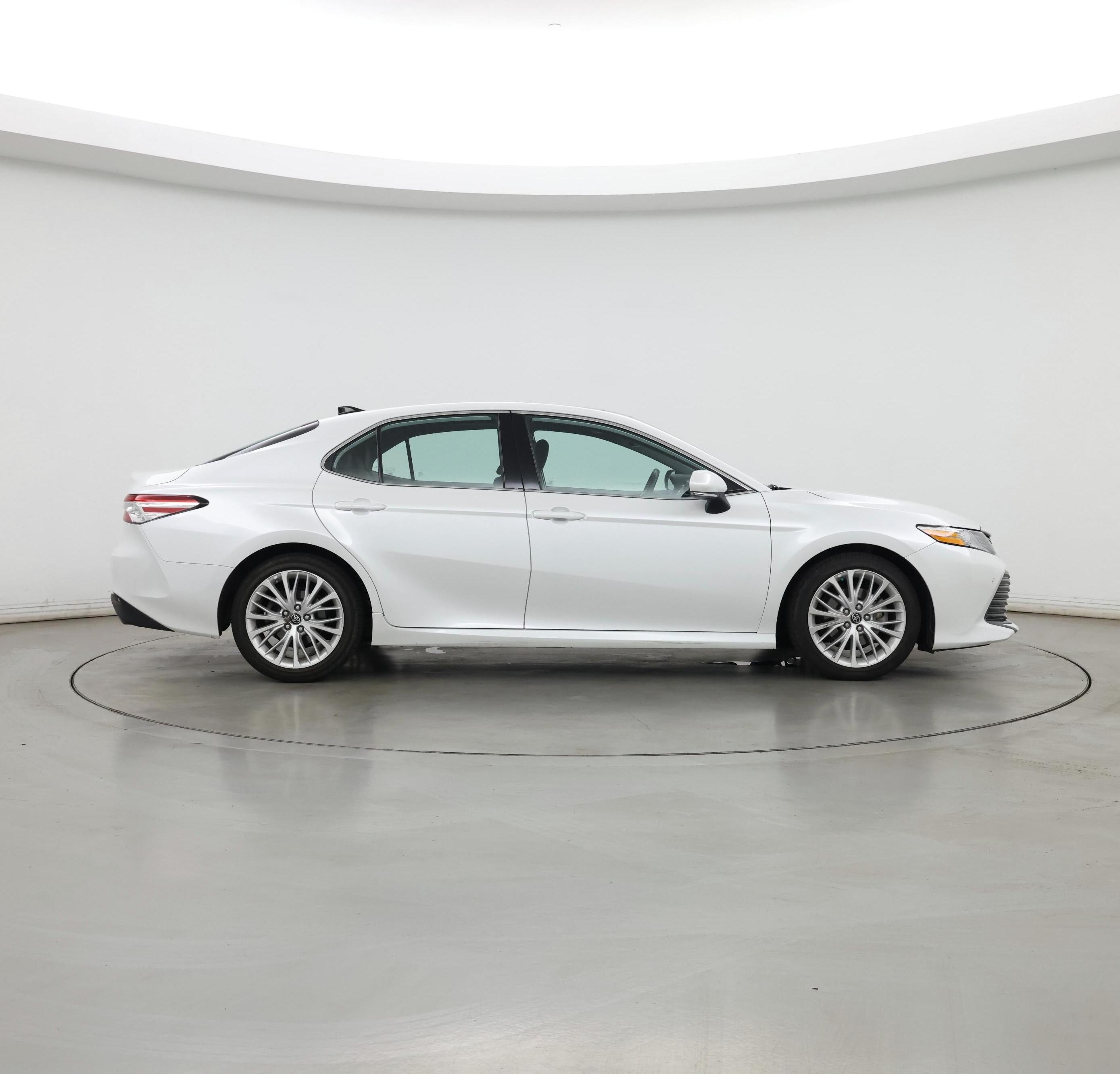 Thumbnail: 2019 Toyota Camry - 7