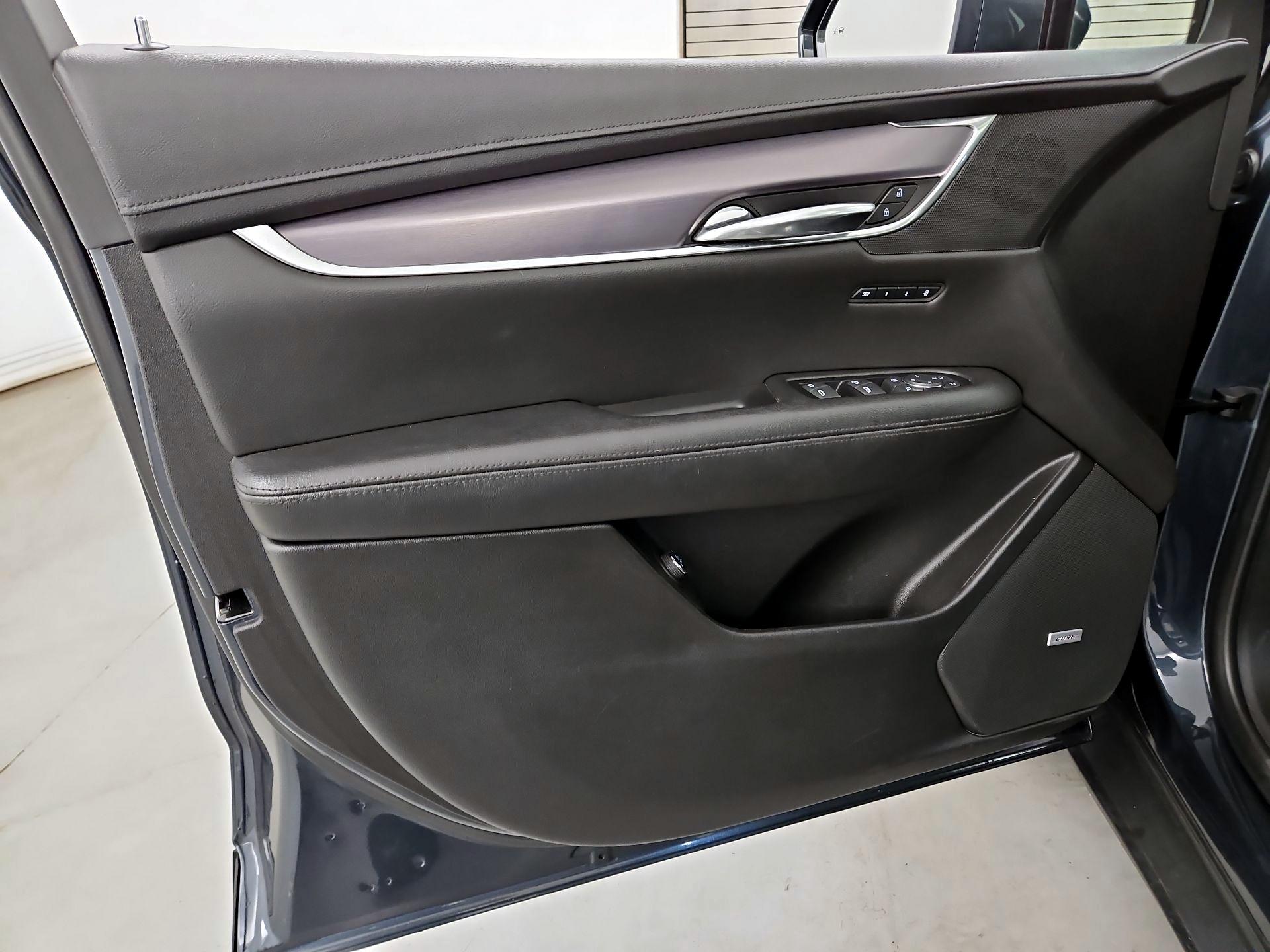 Thumbnail: 2019 Cadillac XT5 - 10