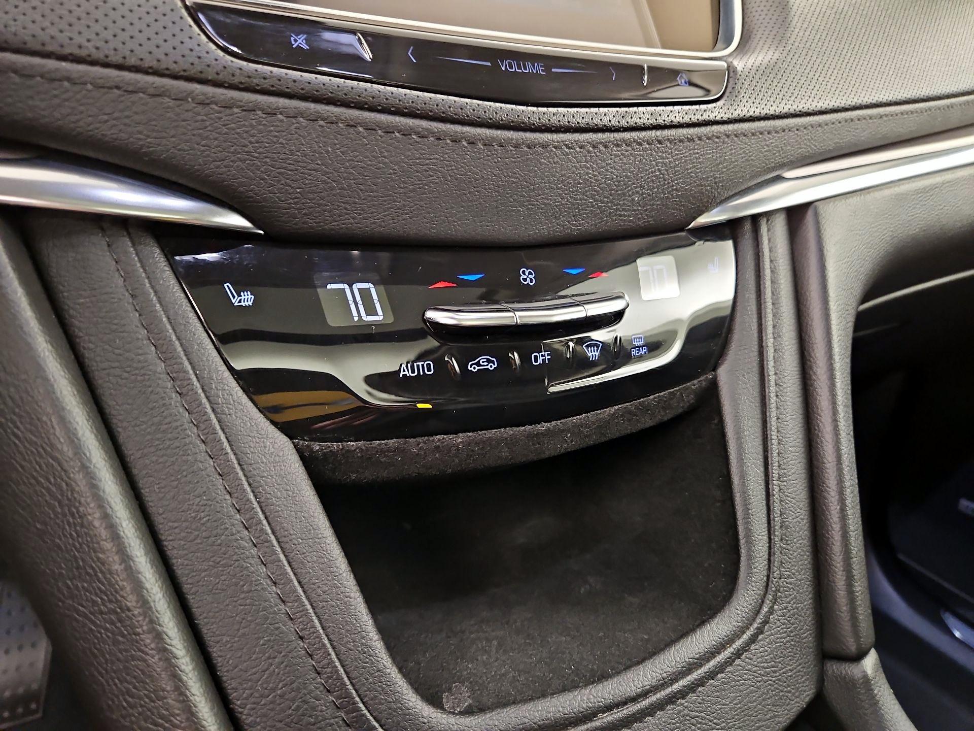 Thumbnail: 2019 Cadillac XT5 - 15