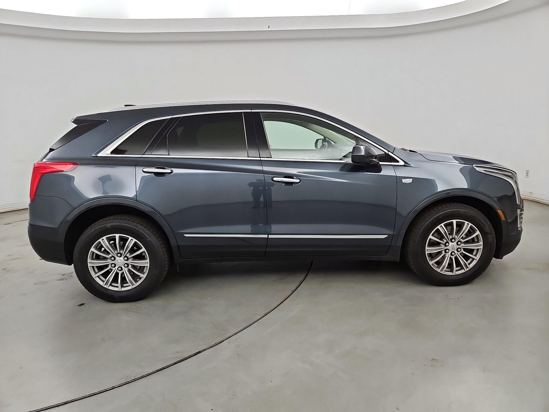 Thumbnail: 2019 Cadillac XT5 - 4