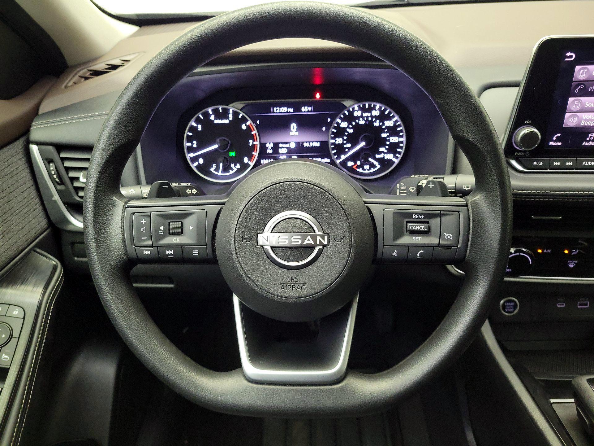 Thumbnail: 2022 Nissan Rogue - 10