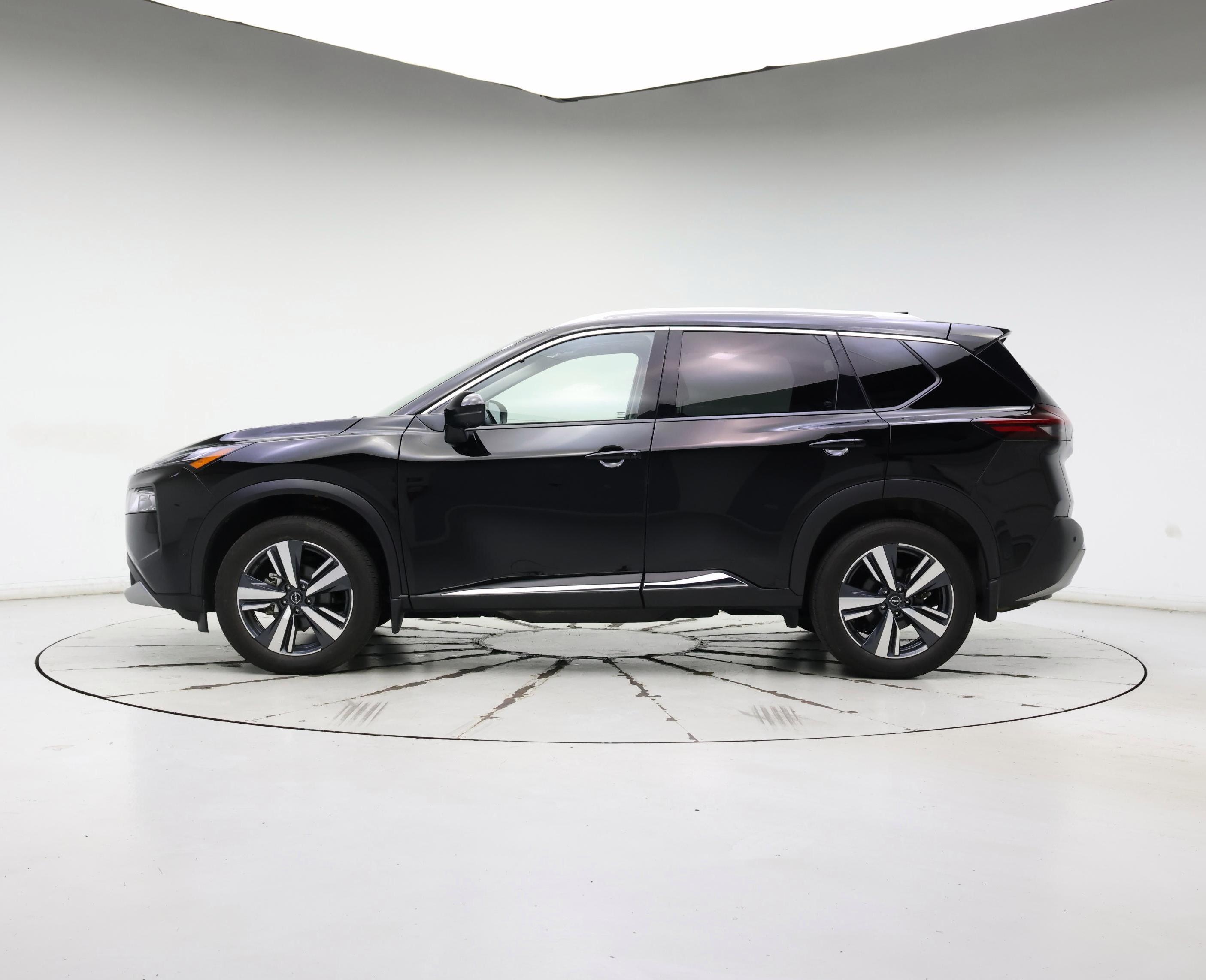 Thumbnail: 2022 Nissan Rogue - 3