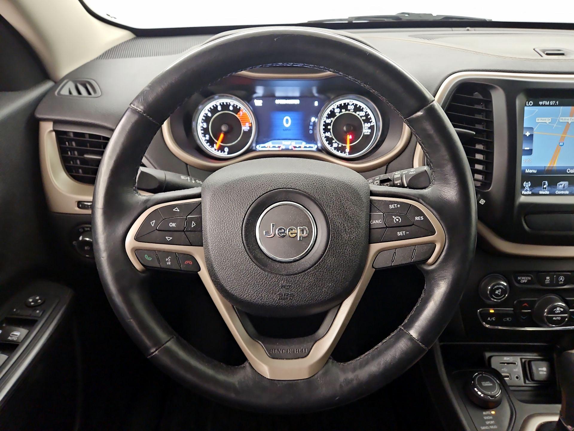 Thumbnail: 2017 Jeep Cherokee - 10