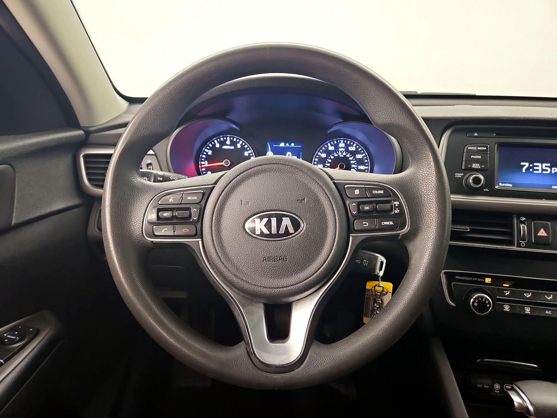 Thumbnail: 2016 Kia Optima - 10