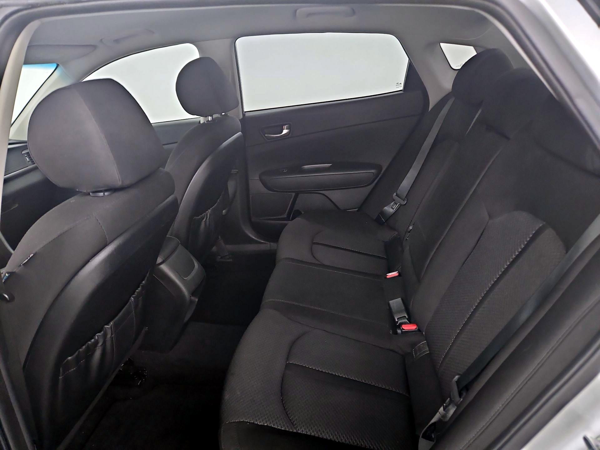 Thumbnail: 2016 Kia Optima - 19
